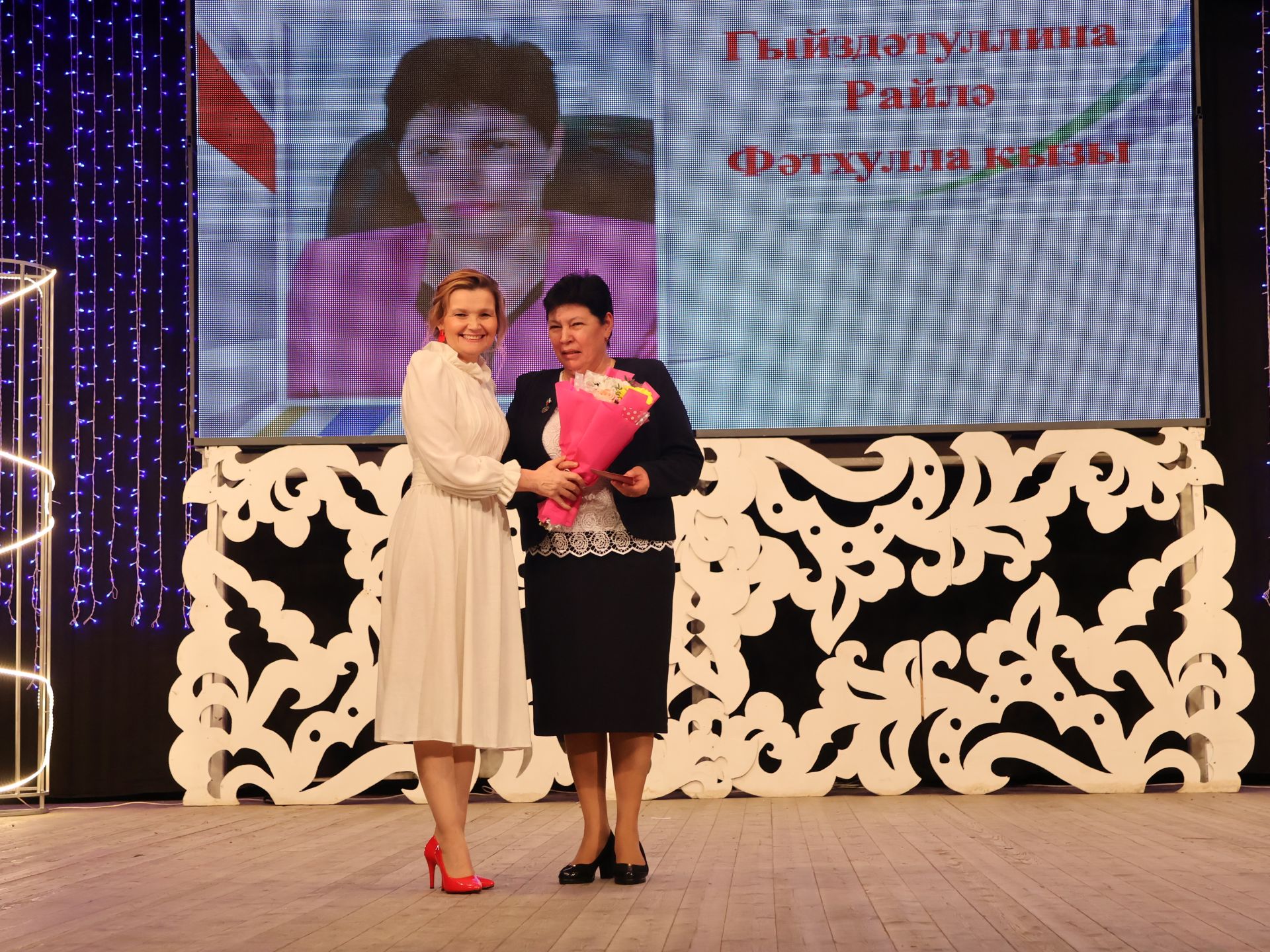 Мөгаллимлек дигән бәхет бар: Районыбызда Укытучы һәм остаз елын йомгакладылар