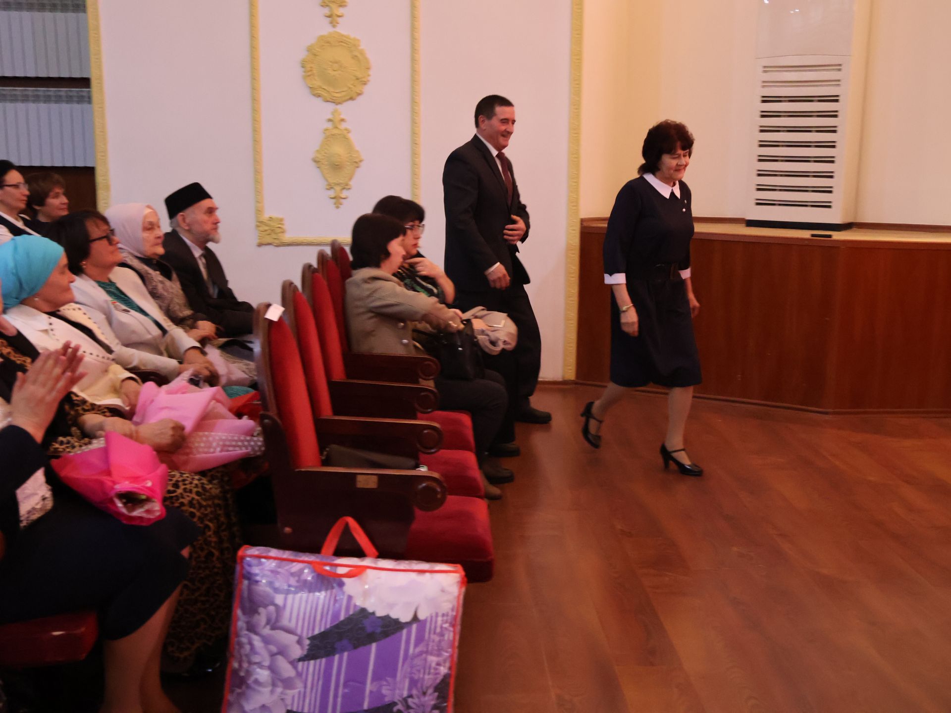 Мөгаллимлек дигән бәхет бар: Районыбызда Укытучы һәм остаз елын йомгакладылар