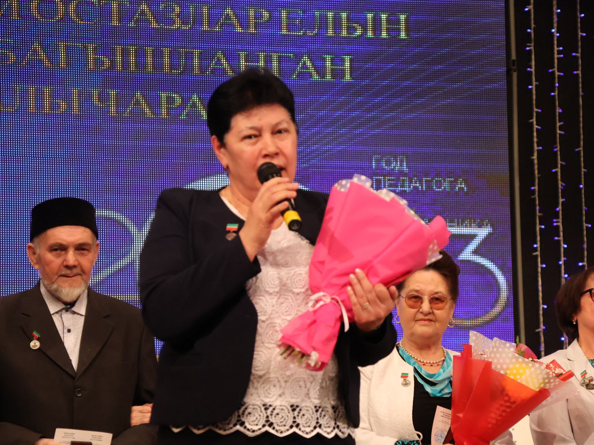 Мөгаллимлек дигән бәхет бар: Районыбызда Укытучы һәм остаз елын йомгакладылар