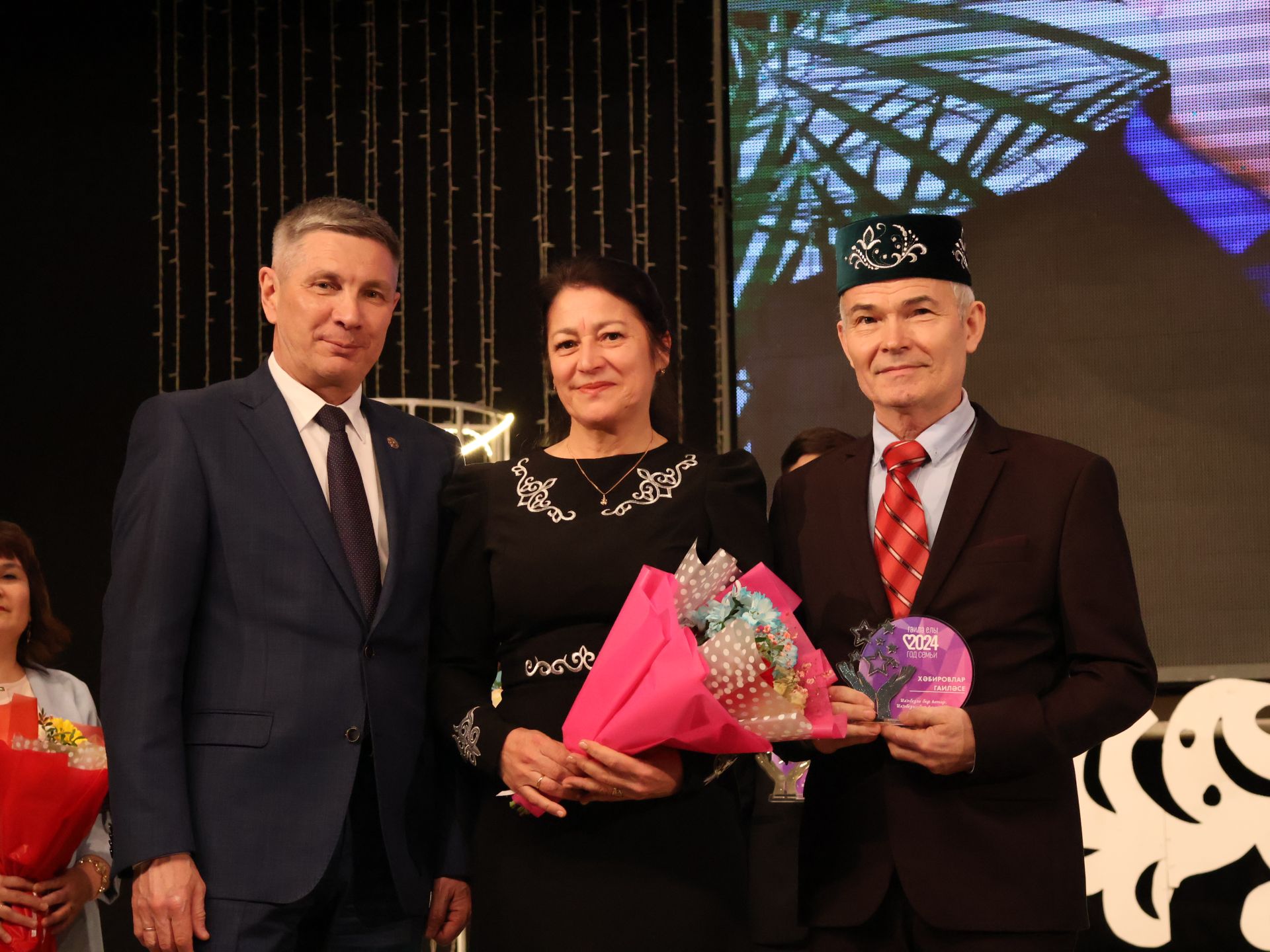 Мөгаллимлек дигән бәхет бар: Районыбызда Укытучы һәм остаз елын йомгакладылар
