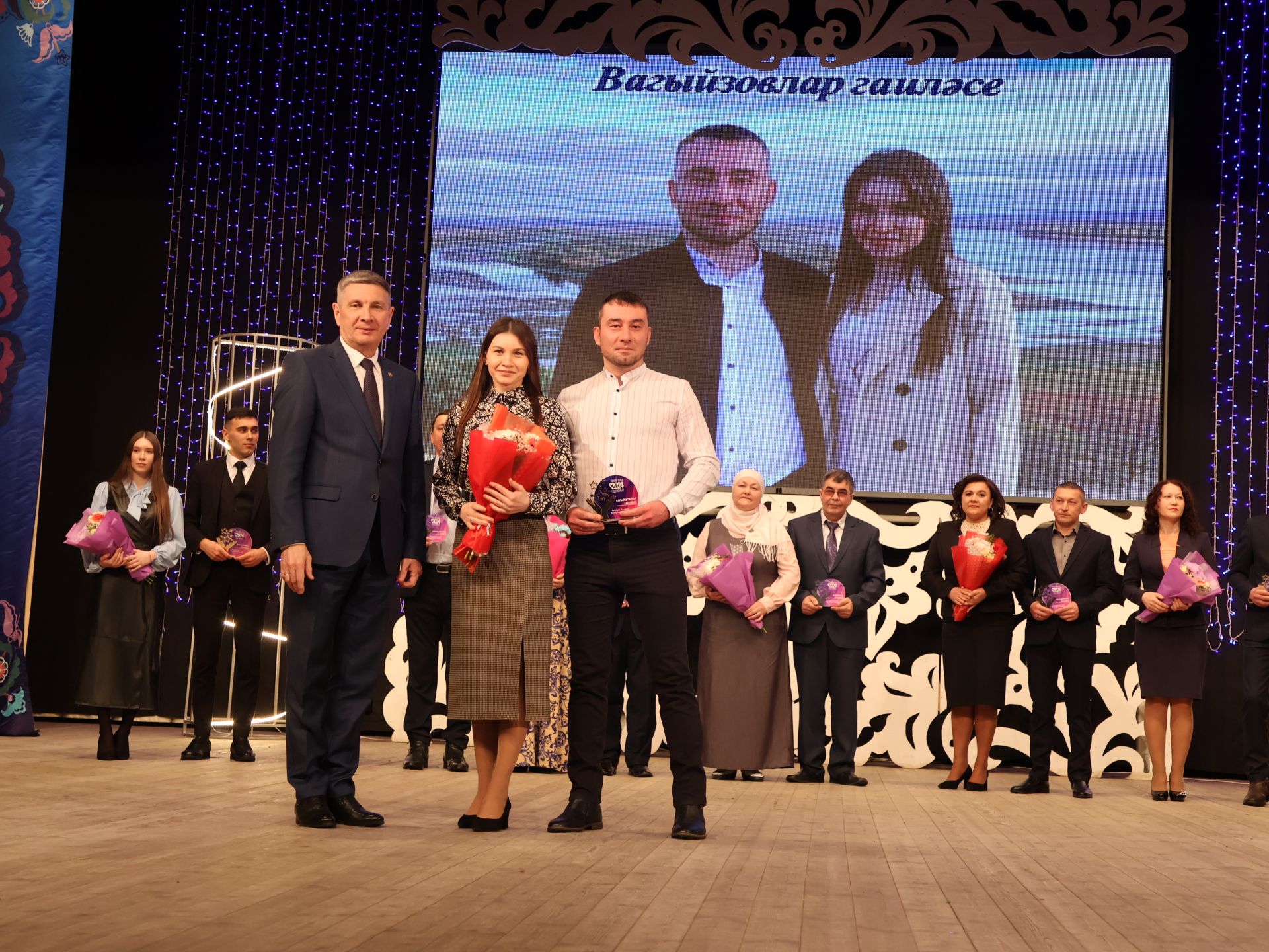 Мөгаллимлек дигән бәхет бар: Районыбызда Укытучы һәм остаз елын йомгакладылар