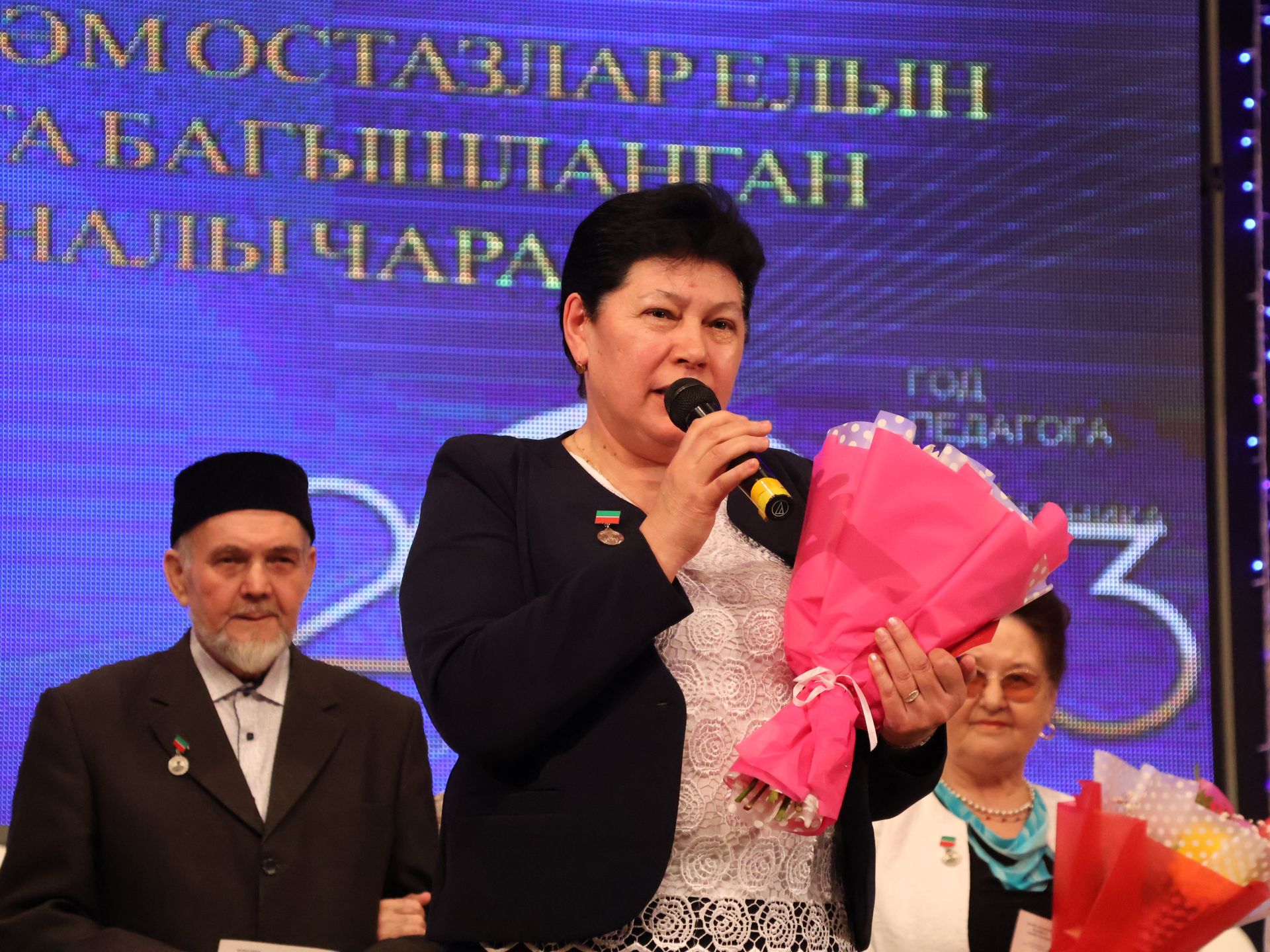 Мөгаллимлек дигән бәхет бар: Районыбызда Укытучы һәм остаз елын йомгакладылар