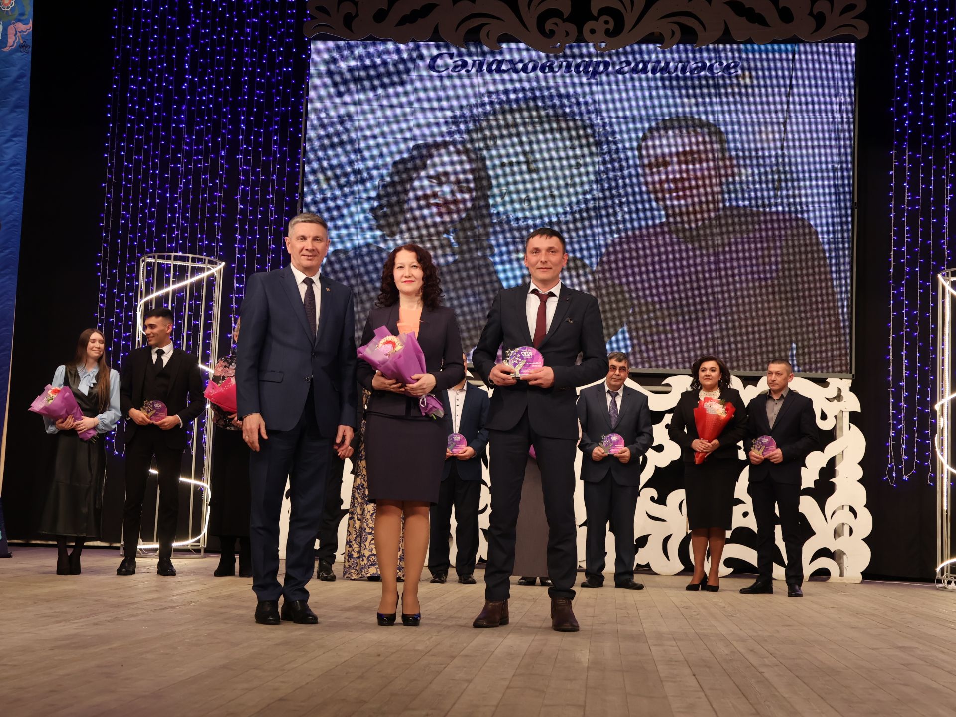 Мөгаллимлек дигән бәхет бар: Районыбызда Укытучы һәм остаз елын йомгакладылар