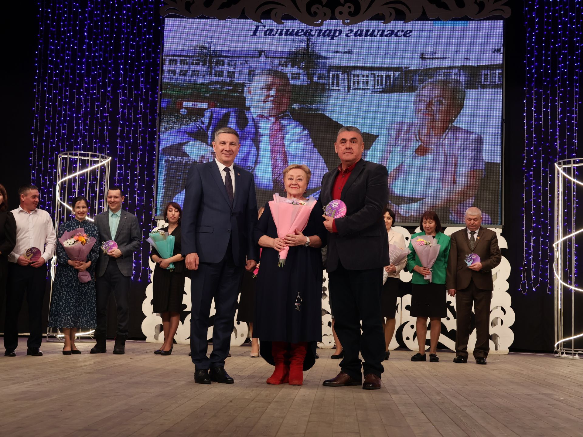 Мөгаллимлек дигән бәхет бар: Районыбызда Укытучы һәм остаз елын йомгакладылар