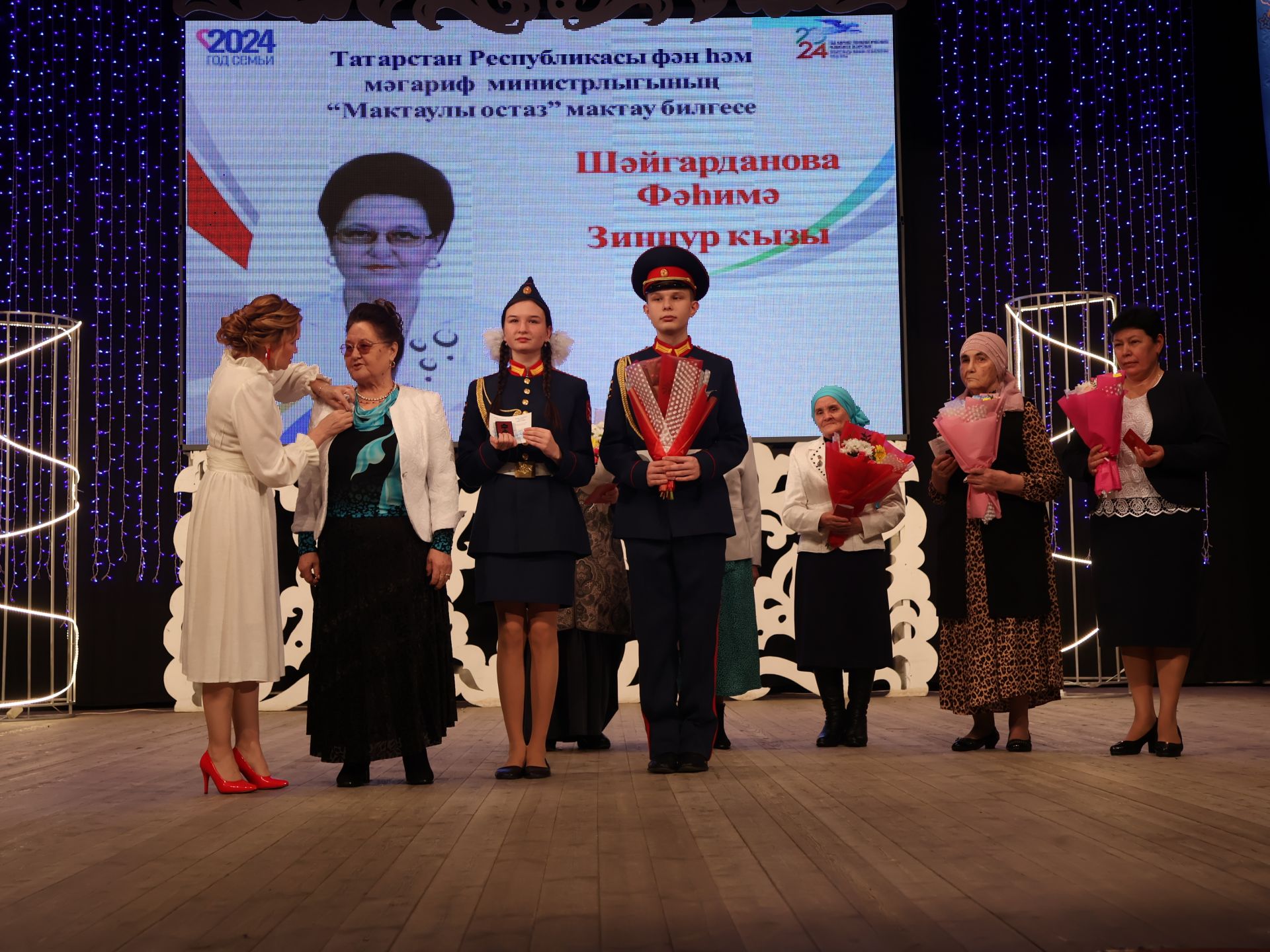 Мөгаллимлек дигән бәхет бар: Районыбызда Укытучы һәм остаз елын йомгакладылар