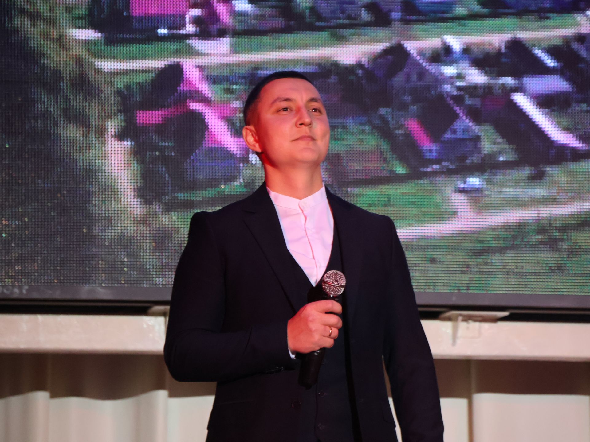 Туган яктан Җиңү хакына: Актаныш җитәкчеләре катнашкан хәйрия концертында 171 мең 200 сум акча җыелды