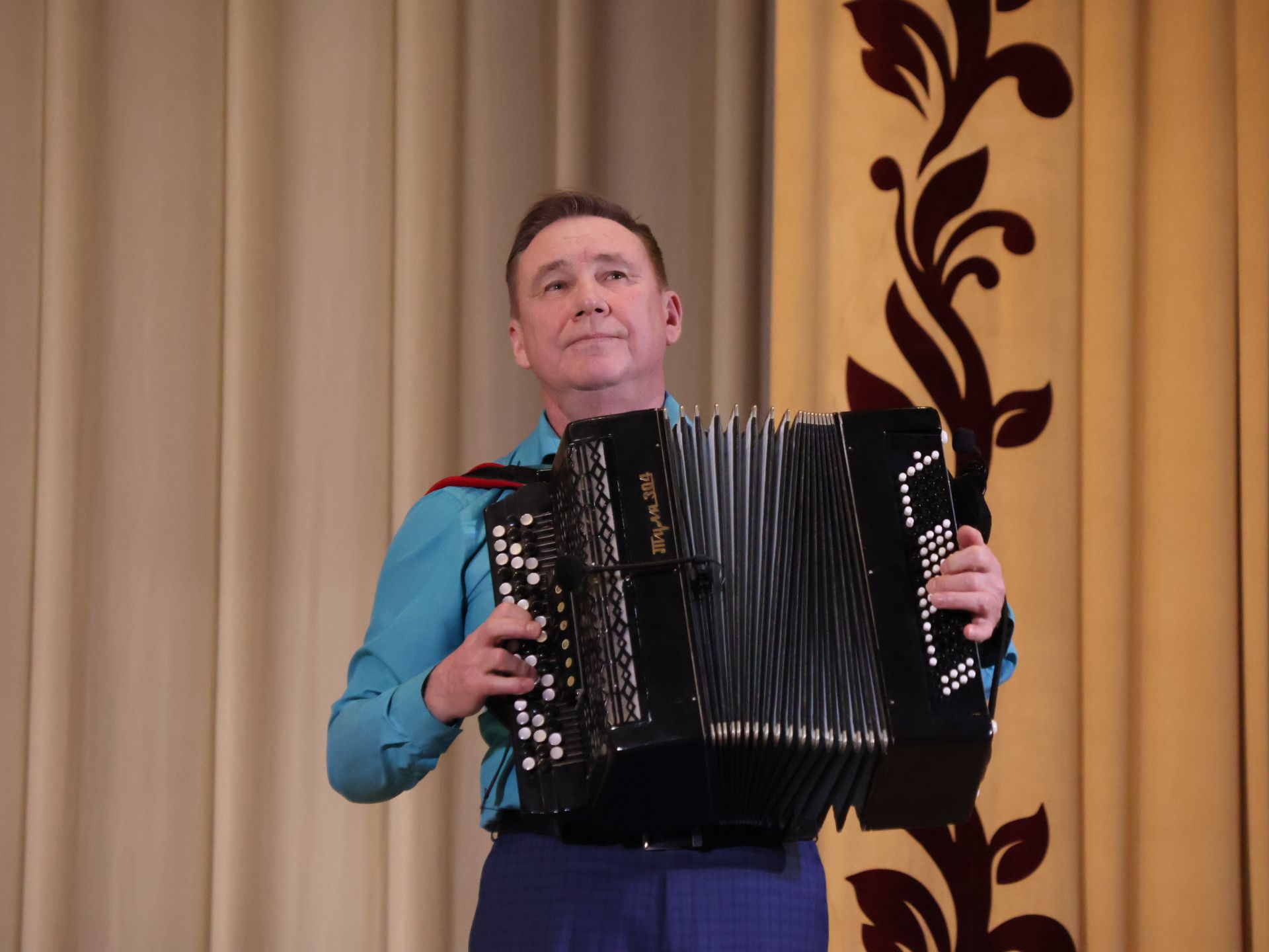 Туган яктан Җиңү хакына: Актаныш җитәкчеләре катнашкан хәйрия концертында 171 мең 200 сум акча җыелды