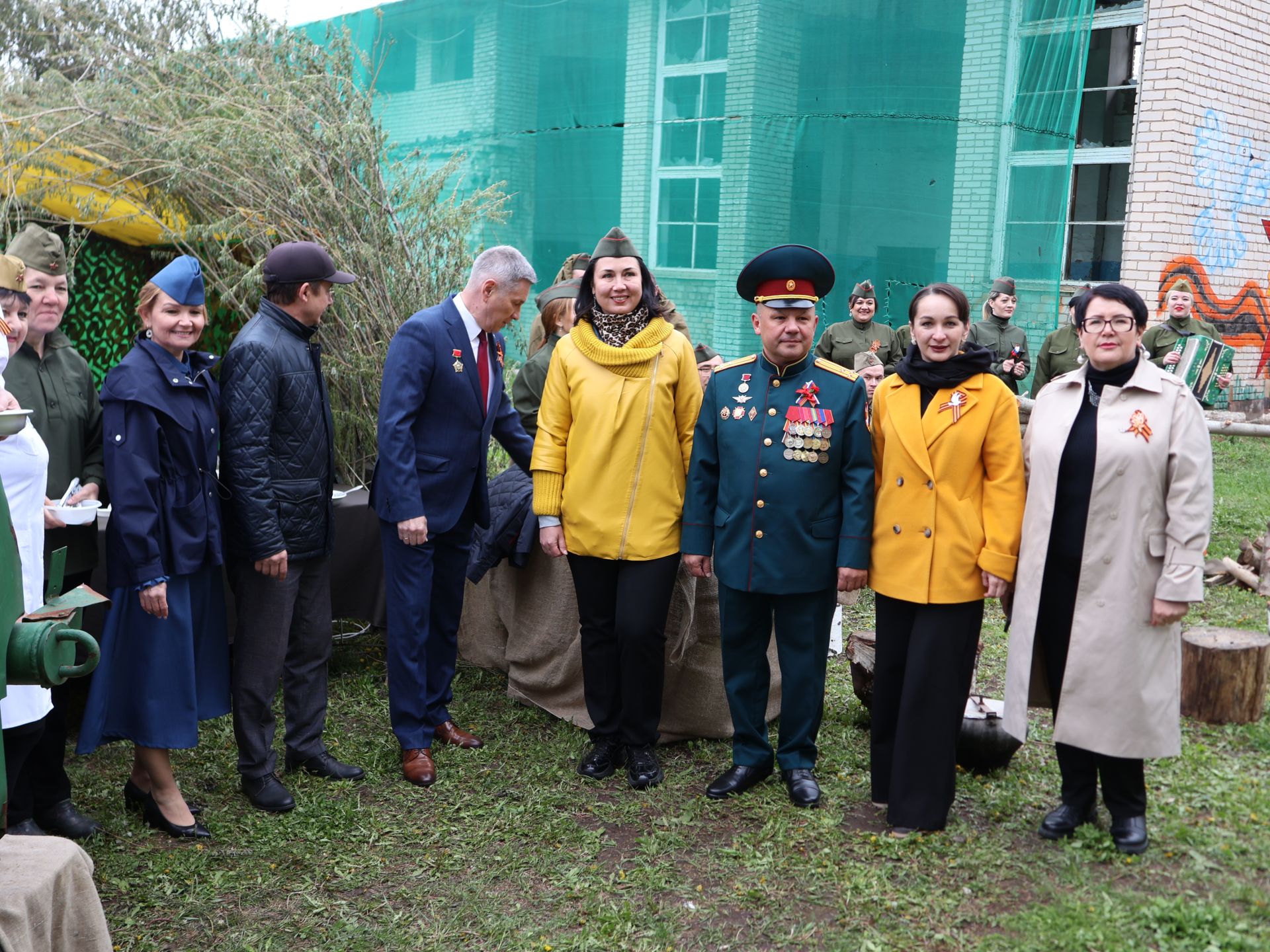 Җиңү килде җирне нурга күмеп, Шатлык белән күзне чылатып!