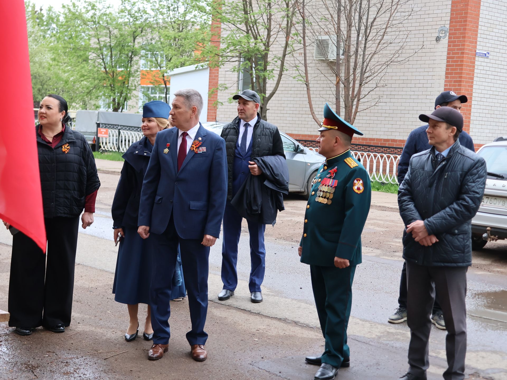 Җиңү килде җирне нурга күмеп, Шатлык белән күзне чылатып!