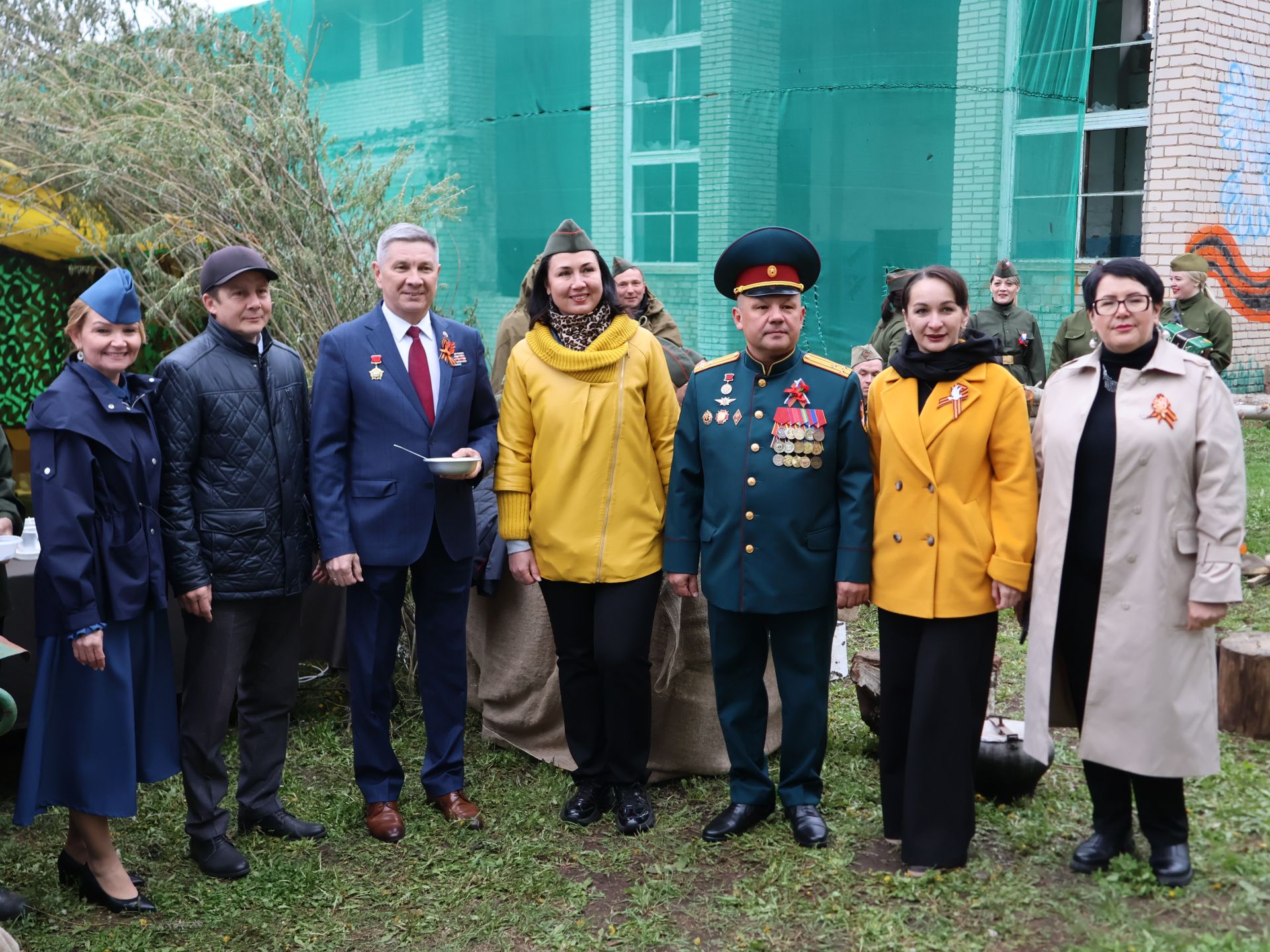 Җиңү килде җирне нурга күмеп, Шатлык белән күзне чылатып!