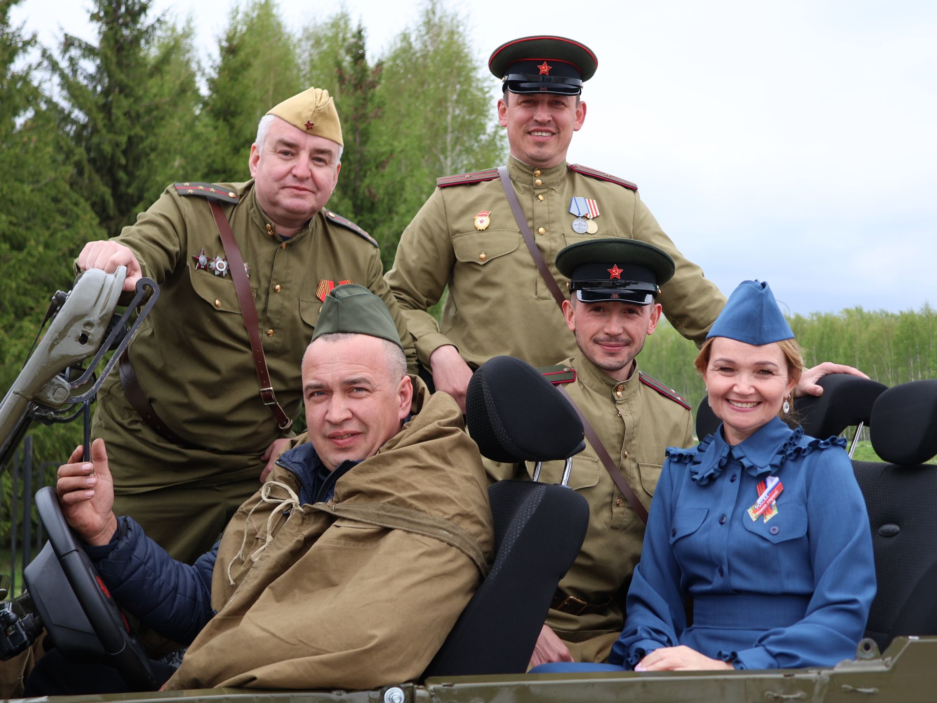 Җиңү килде җирне нурга күмеп, Шатлык белән күзне чылатып!