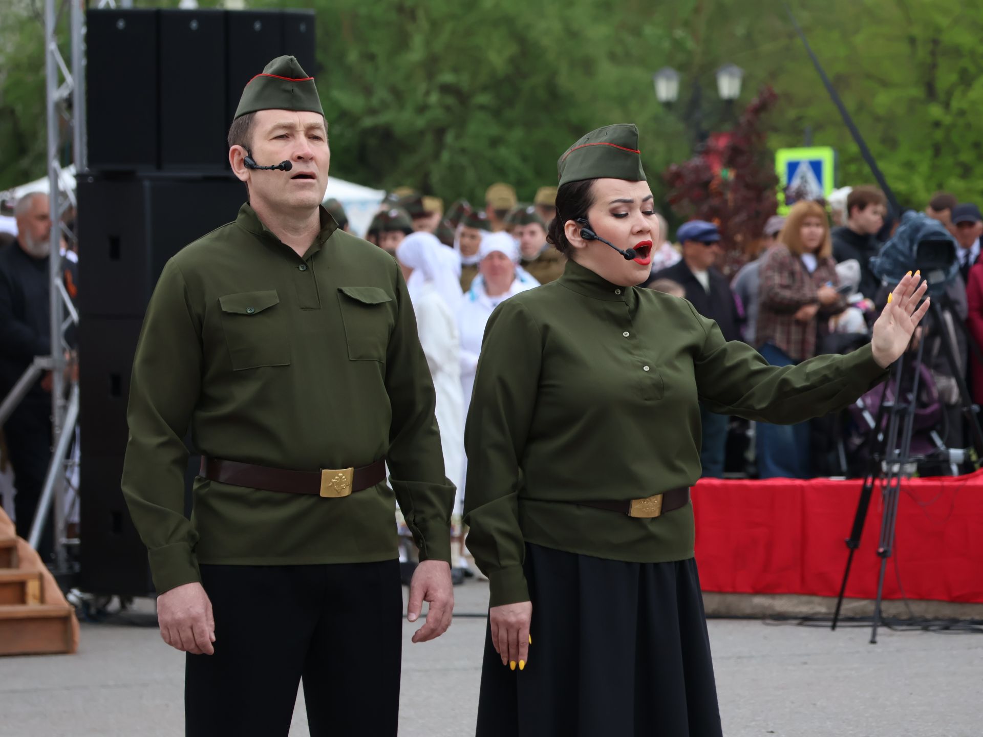 Җиңү килде җирне нурга күмеп, Шатлык белән күзне чылатып!