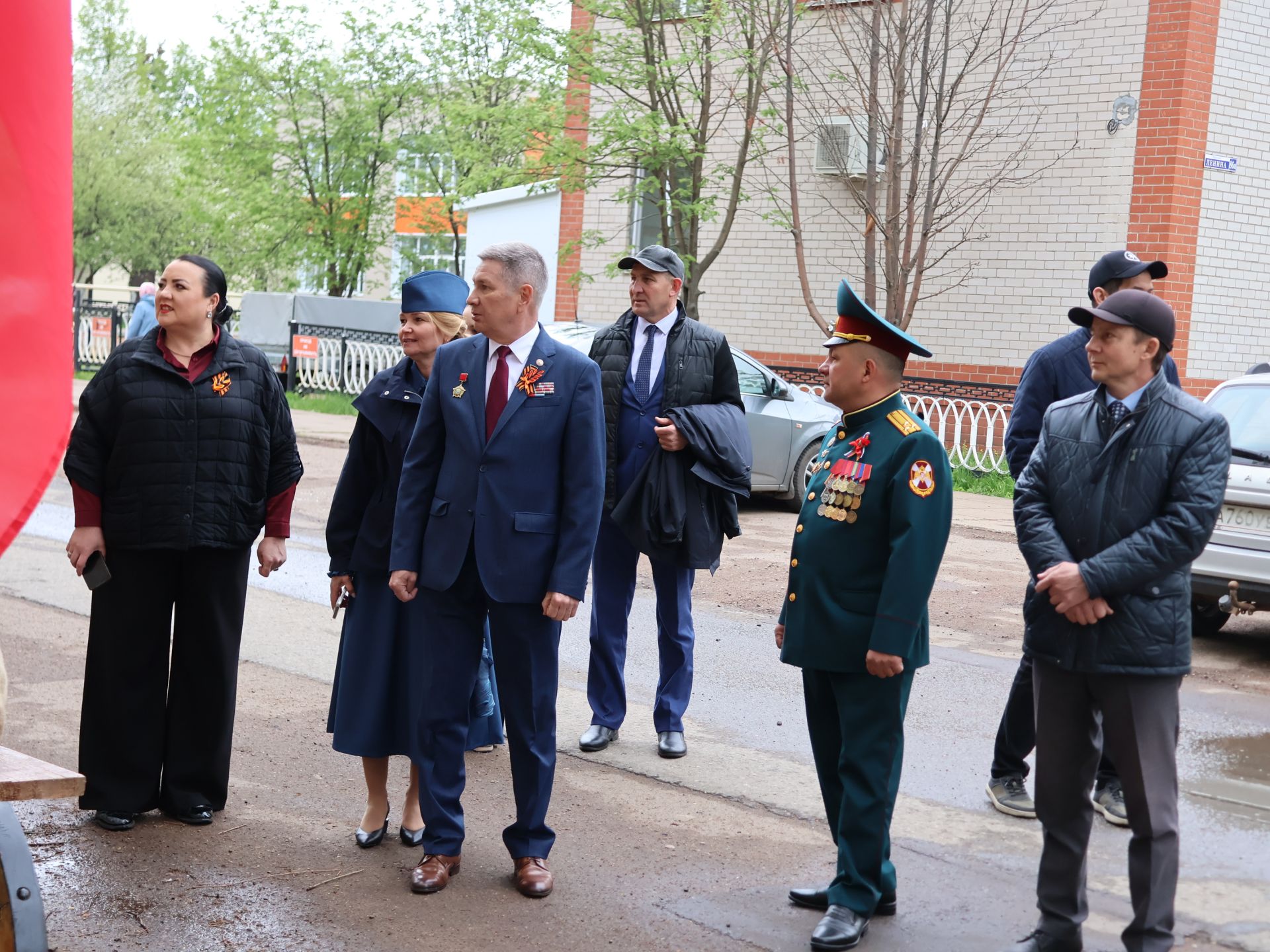 Җиңү килде җирне нурга күмеп, Шатлык белән күзне чылатып!
