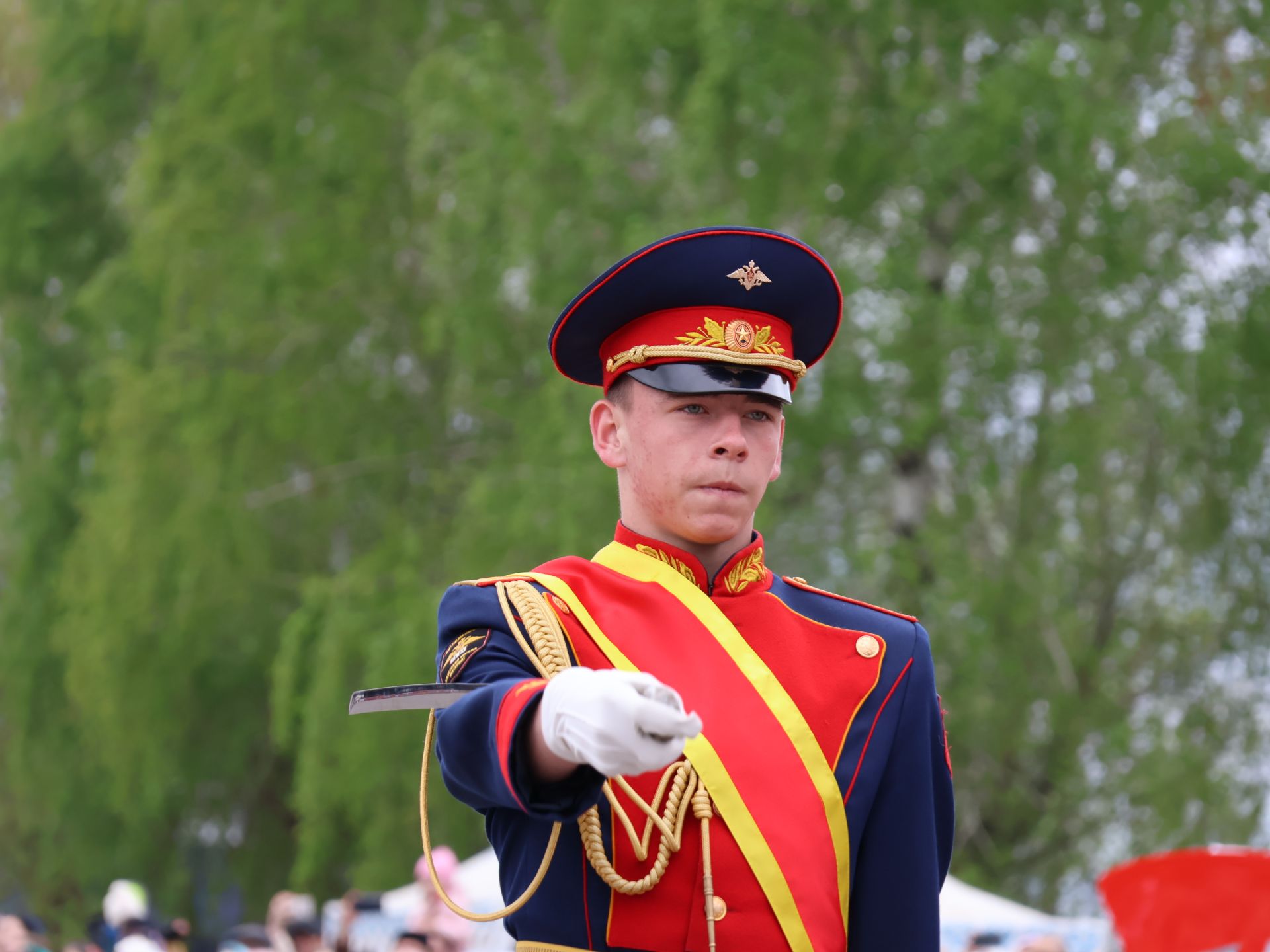 Җиңү килде җирне нурга күмеп, Шатлык белән күзне чылатып!