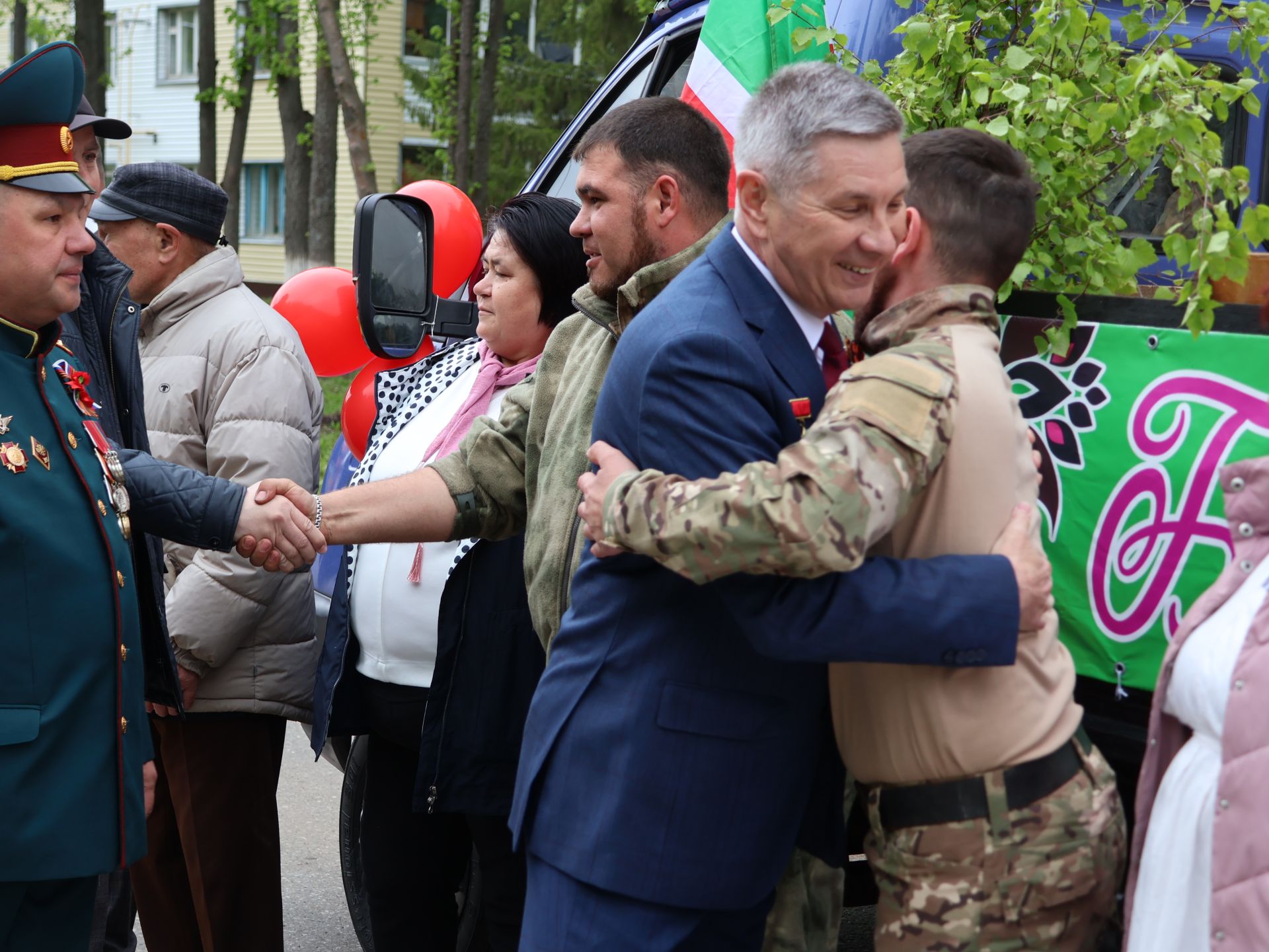 Җиңү килде җирне нурга күмеп, Шатлык белән күзне чылатып!