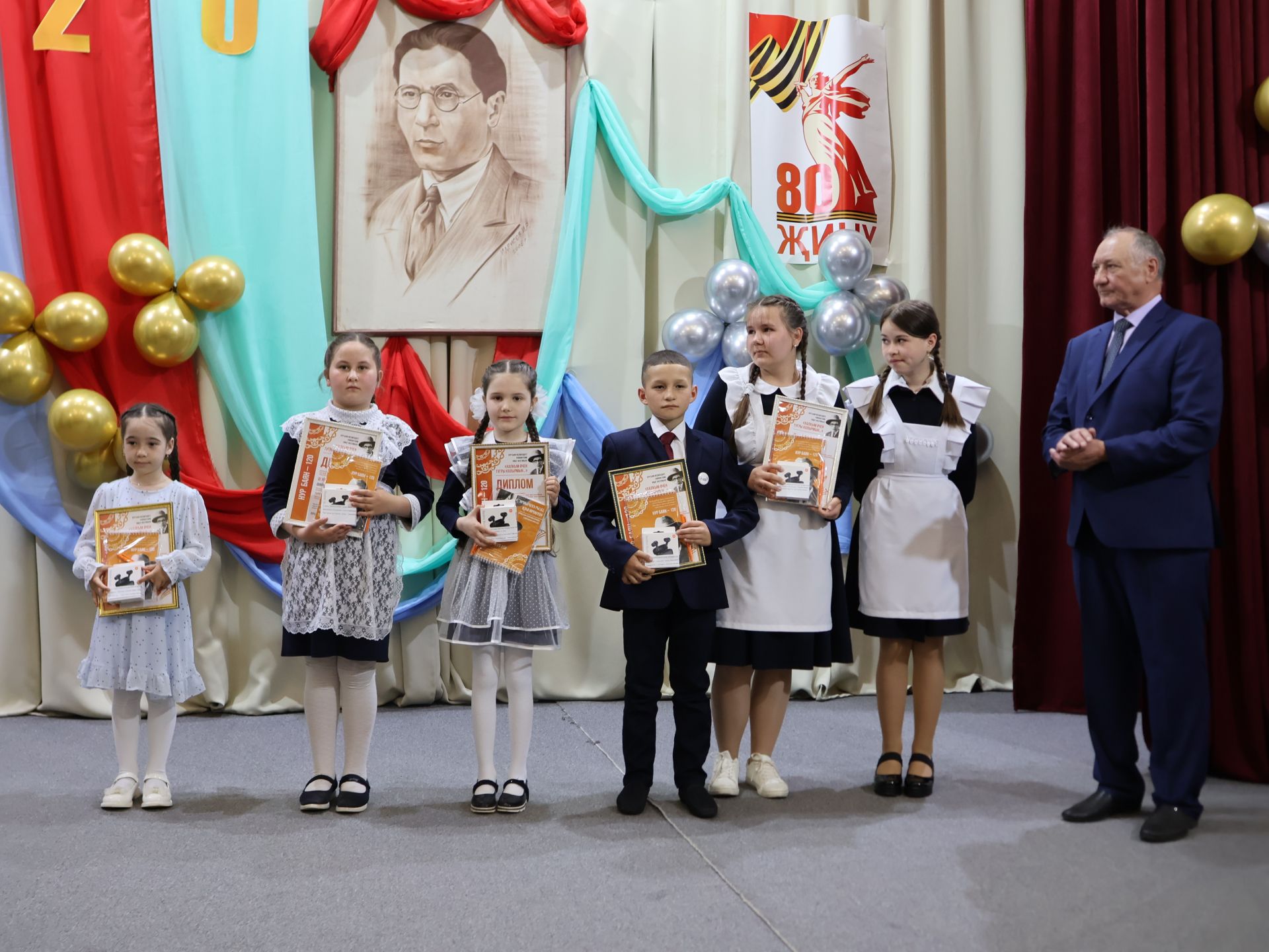 Халкым өчен тугры калырмын: Нур Баян исемендәге иҗат фестивале җиңүчеләре безнең фоторепортажда!