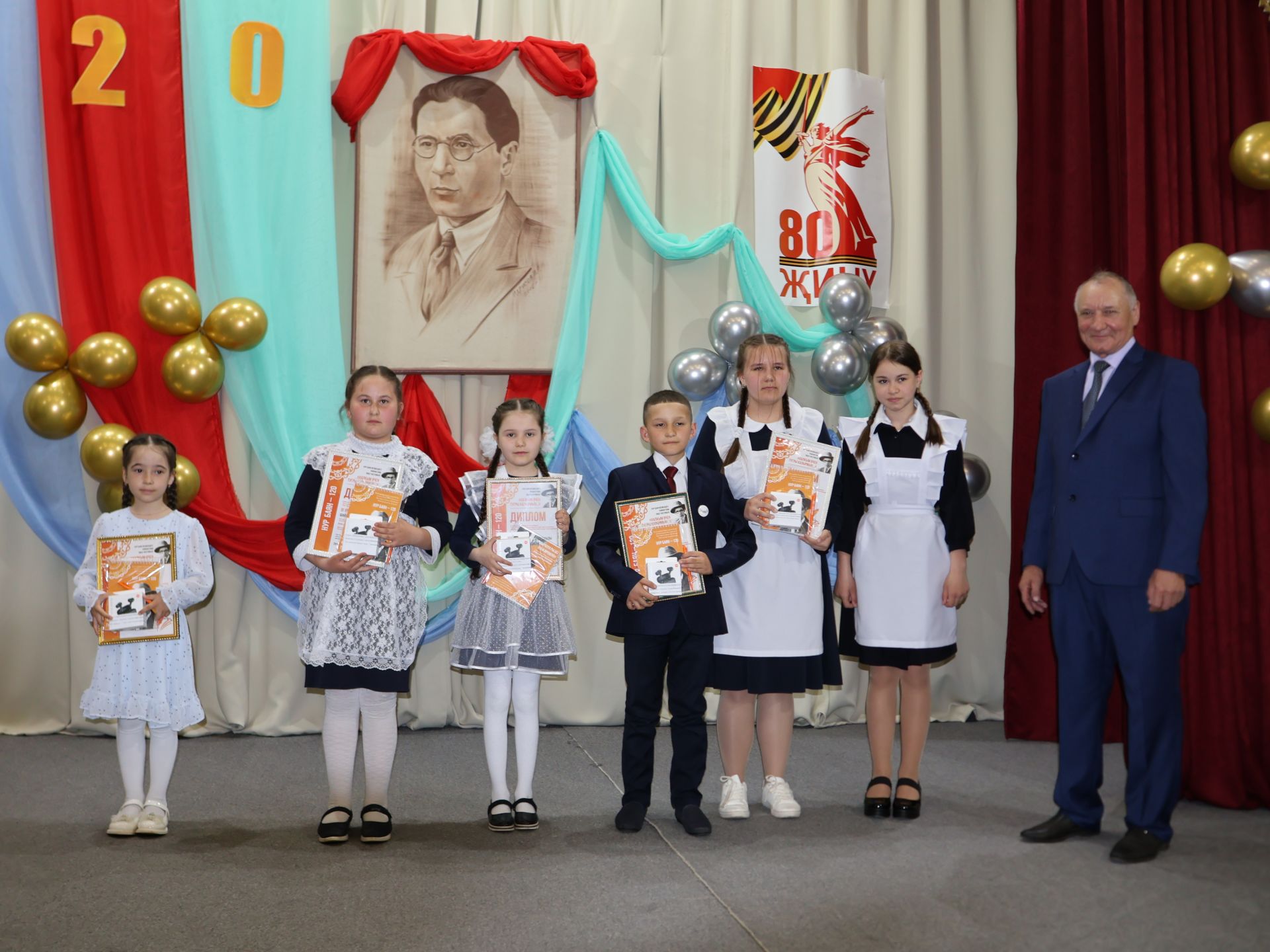 Халкым өчен тугры калырмын: Нур Баян исемендәге иҗат фестивале җиңүчеләре безнең фоторепортажда!