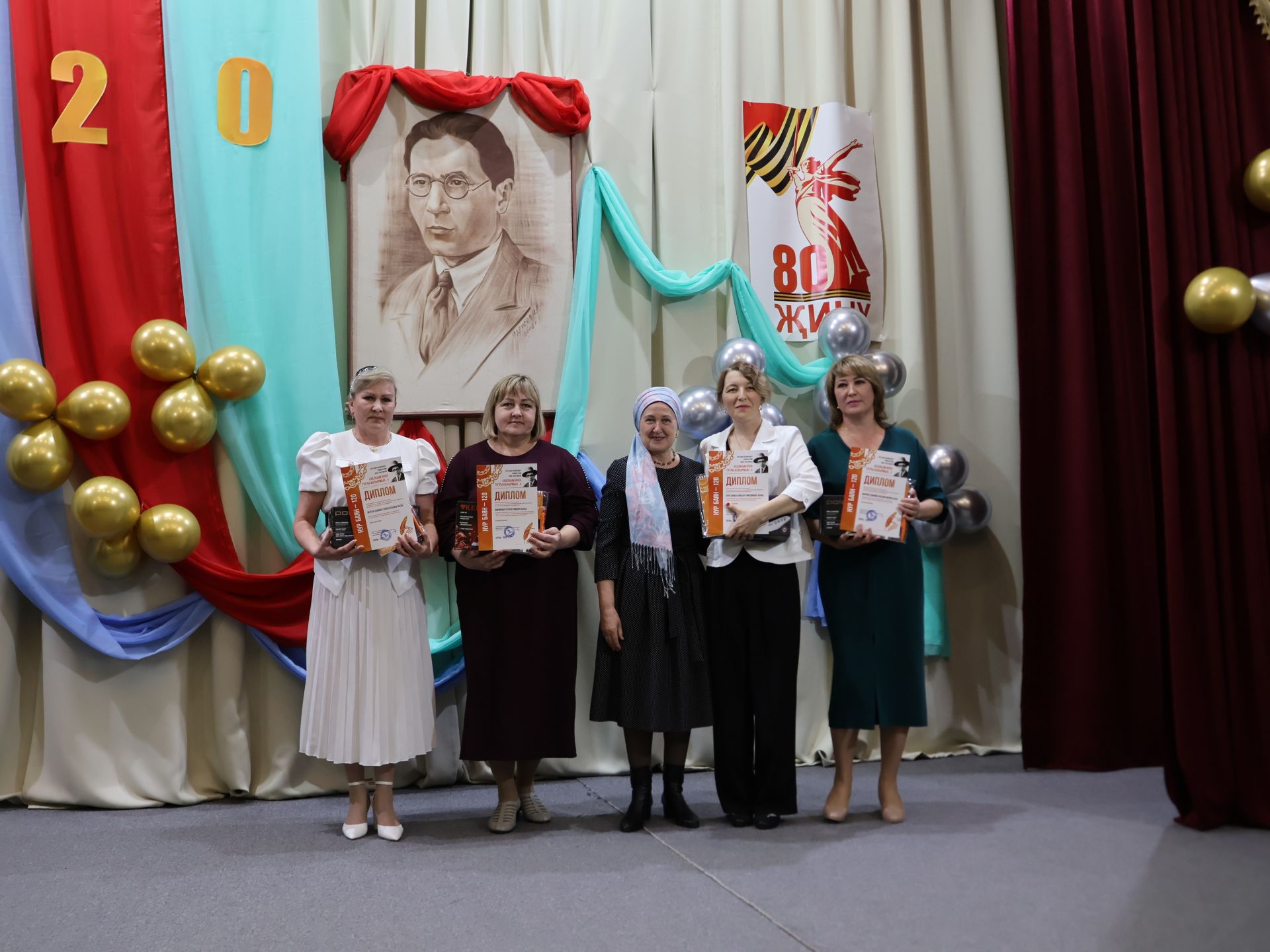 Халкым өчен тугры калырмын: Нур Баян исемендәге иҗат фестивале җиңүчеләре безнең фоторепортажда!