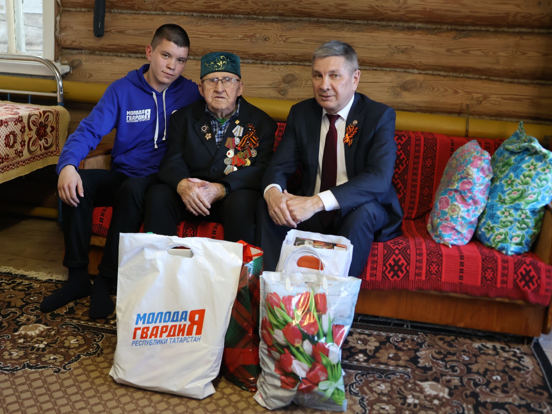 Сез - безнең тере легендалар!