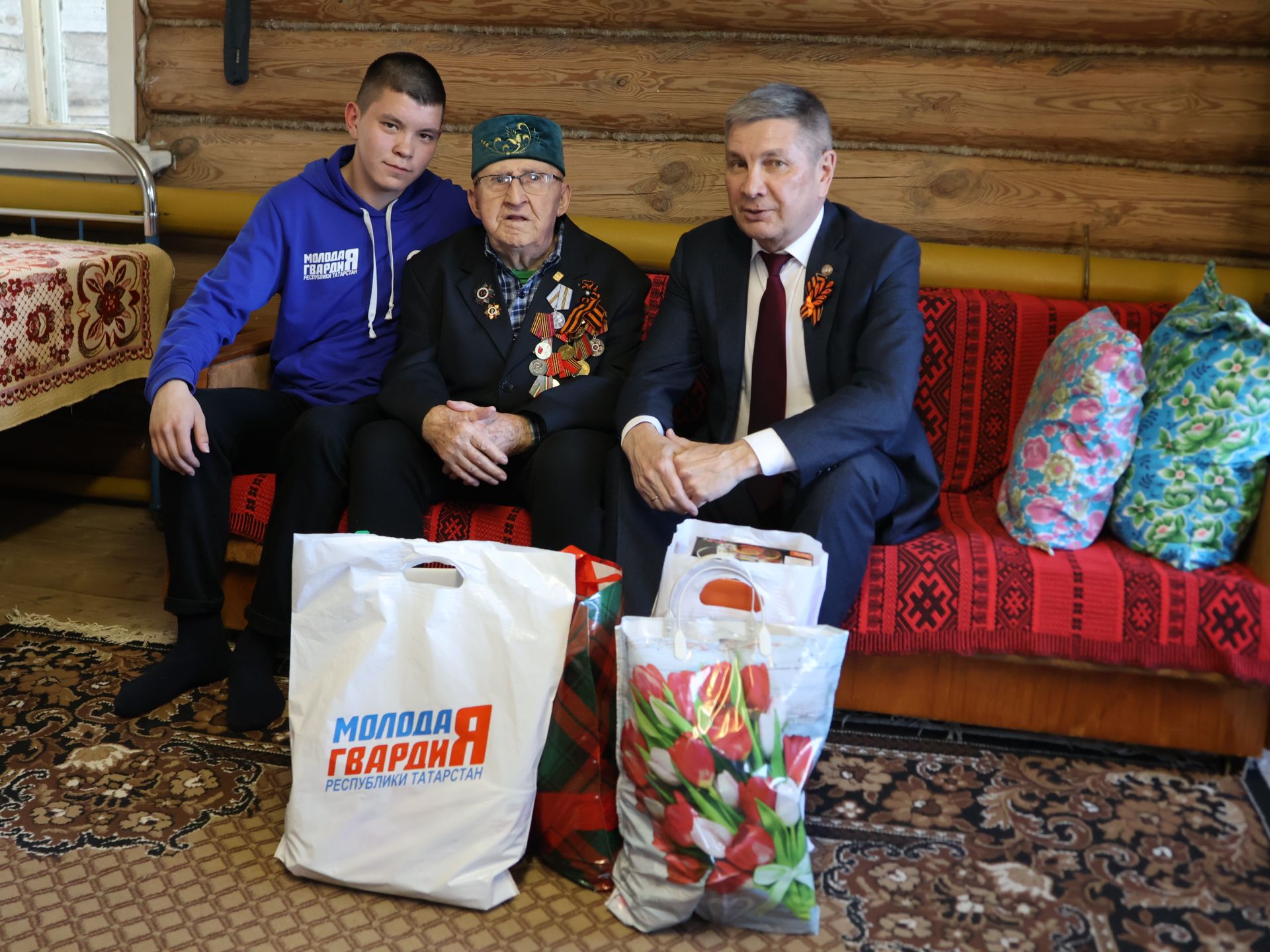Сез - безнең тере легендалар!