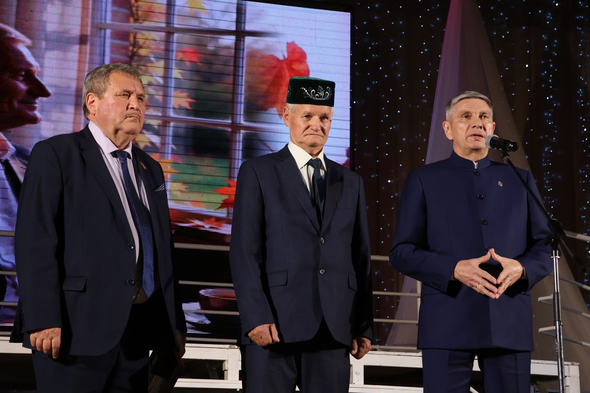 Иҗат, сәнгать һәм дуслык бәйрәме: Фәнәвис Дәүләтбаевны олыладылар (Фотолар)