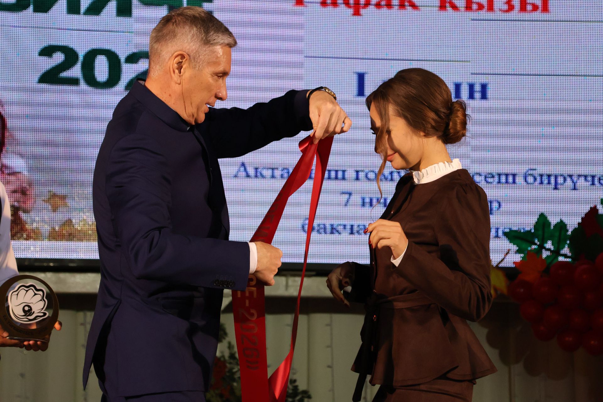 Укытучылар көненә багышланган тантанадан фоторепортаж