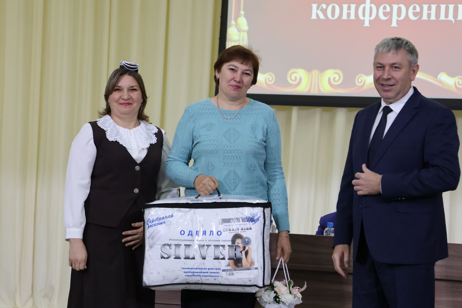Яңа Әлемдә мәдәният хезмәткәрләре конференциясеннән фоторепортаж