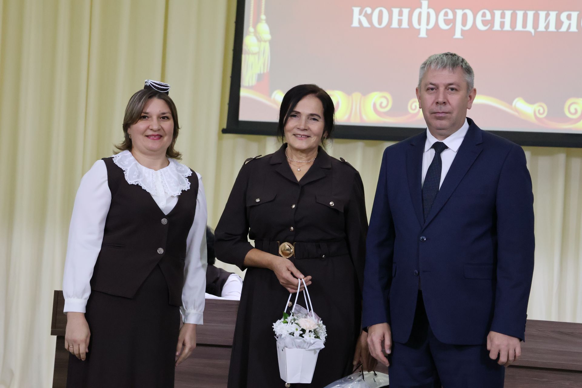Яңа Әлемдә мәдәният хезмәткәрләре конференциясеннән фоторепортаж