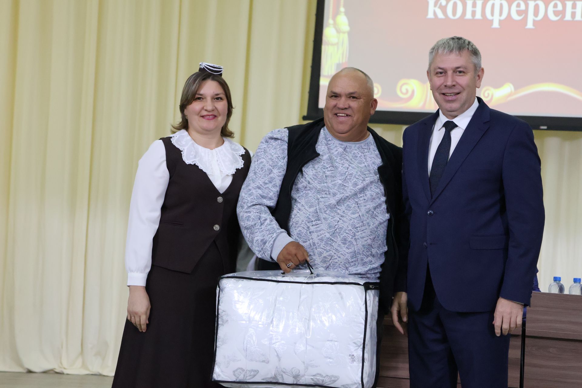 Яңа Әлемдә мәдәният хезмәткәрләре конференциясеннән фоторепортаж