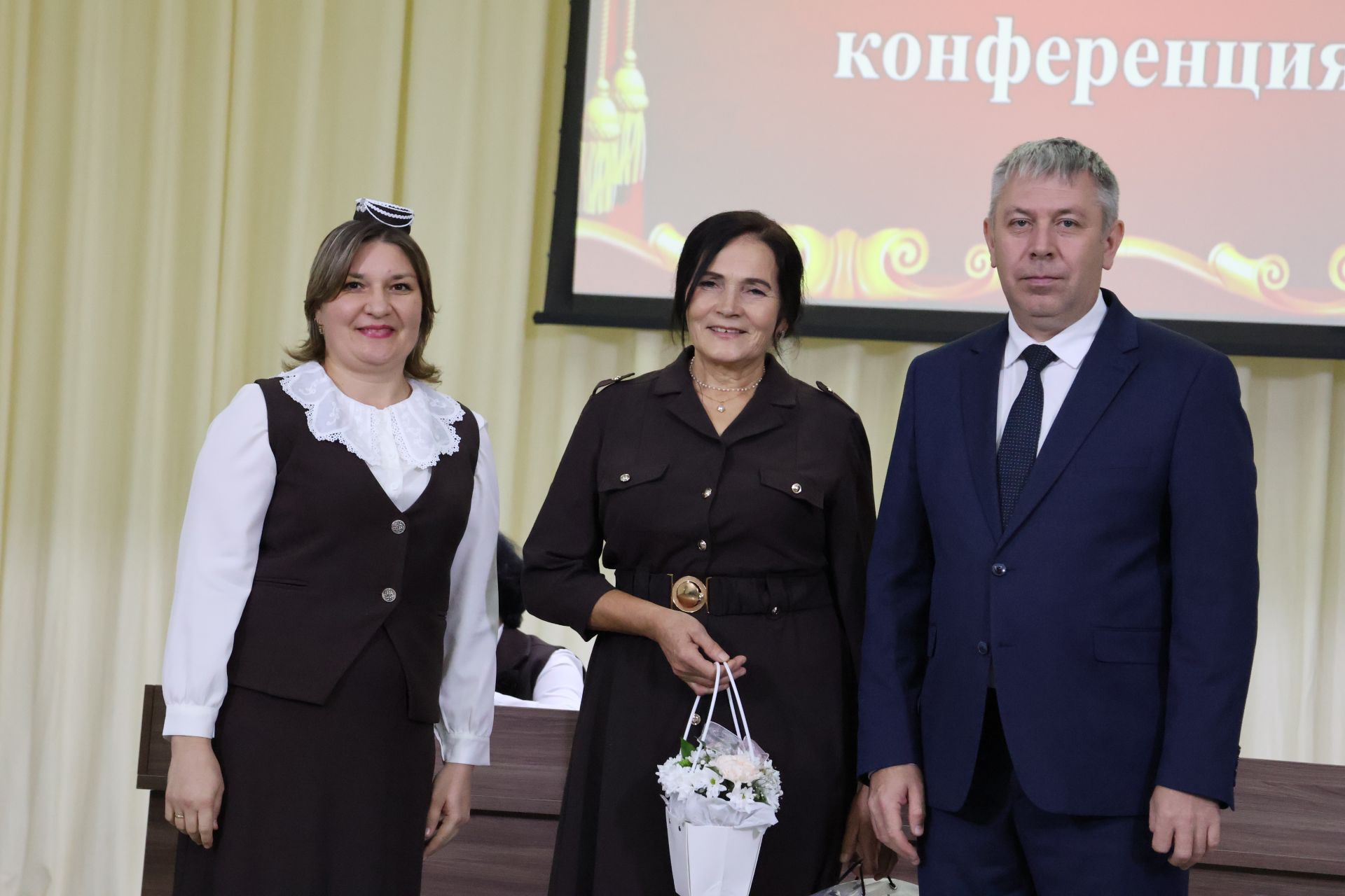 Яңа Әлемдә мәдәният хезмәткәрләре конференциясеннән фоторепортаж