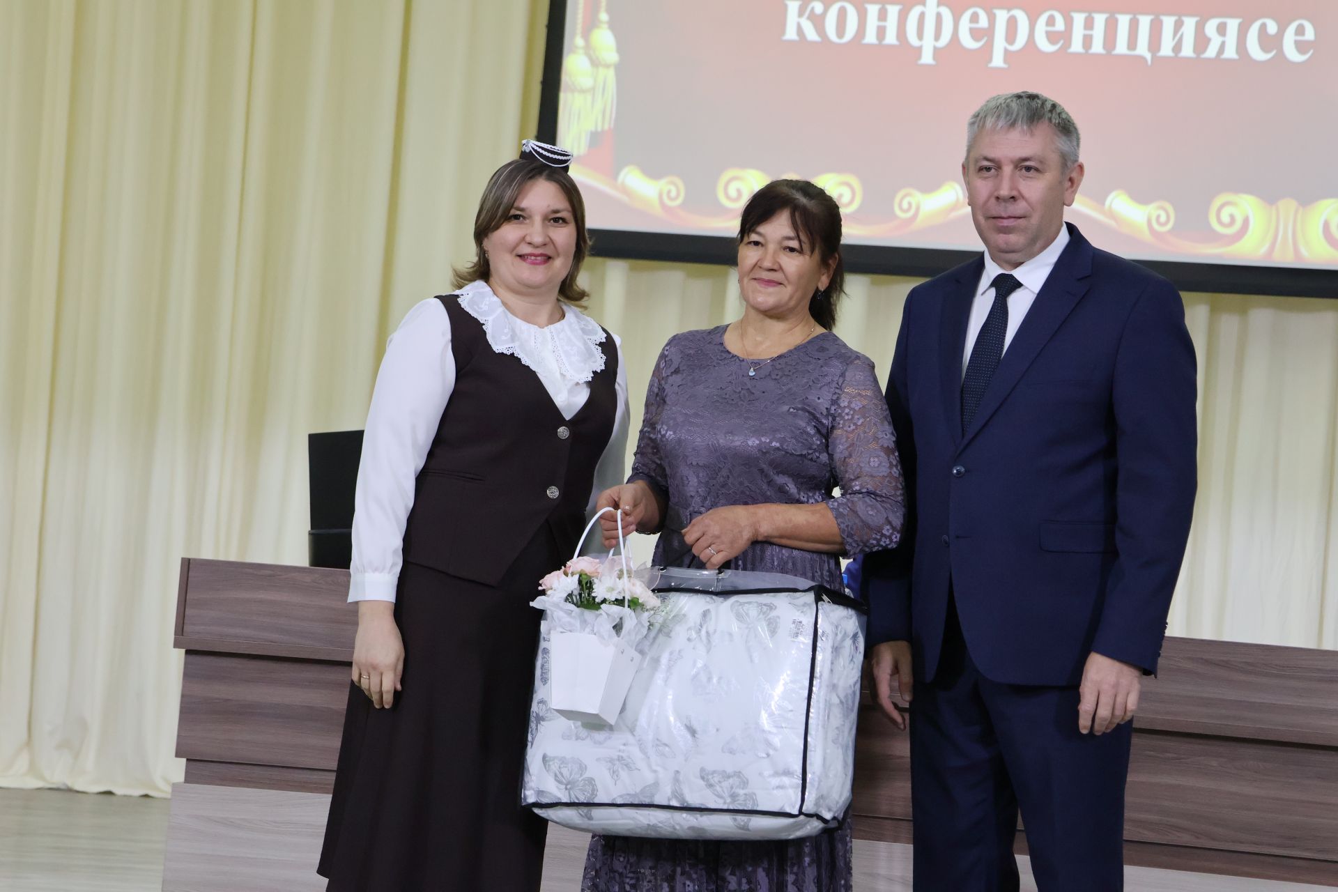 Яңа Әлемдә мәдәният хезмәткәрләре конференциясеннән фоторепортаж