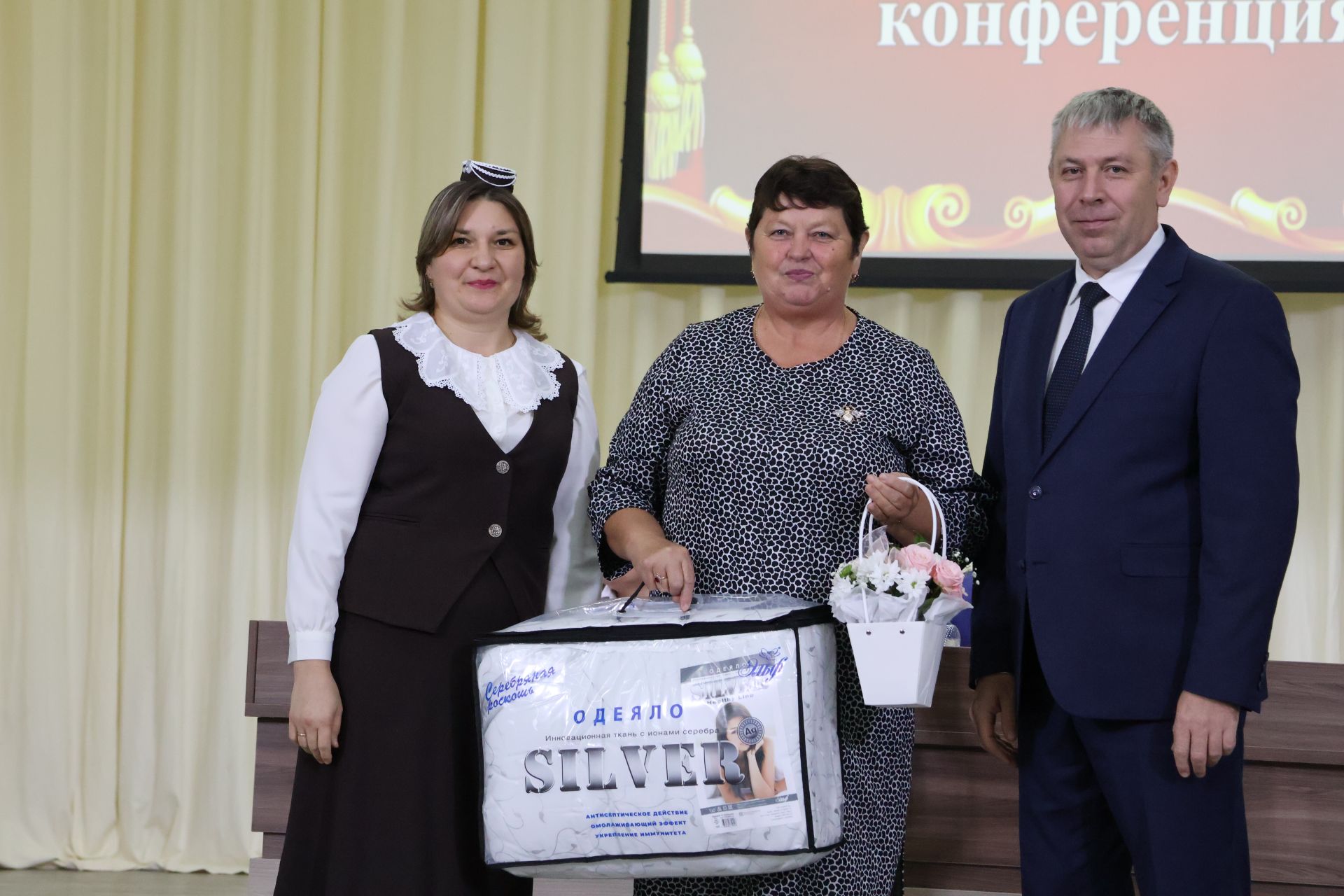 Яңа Әлемдә мәдәният хезмәткәрләре конференциясеннән фоторепортаж
