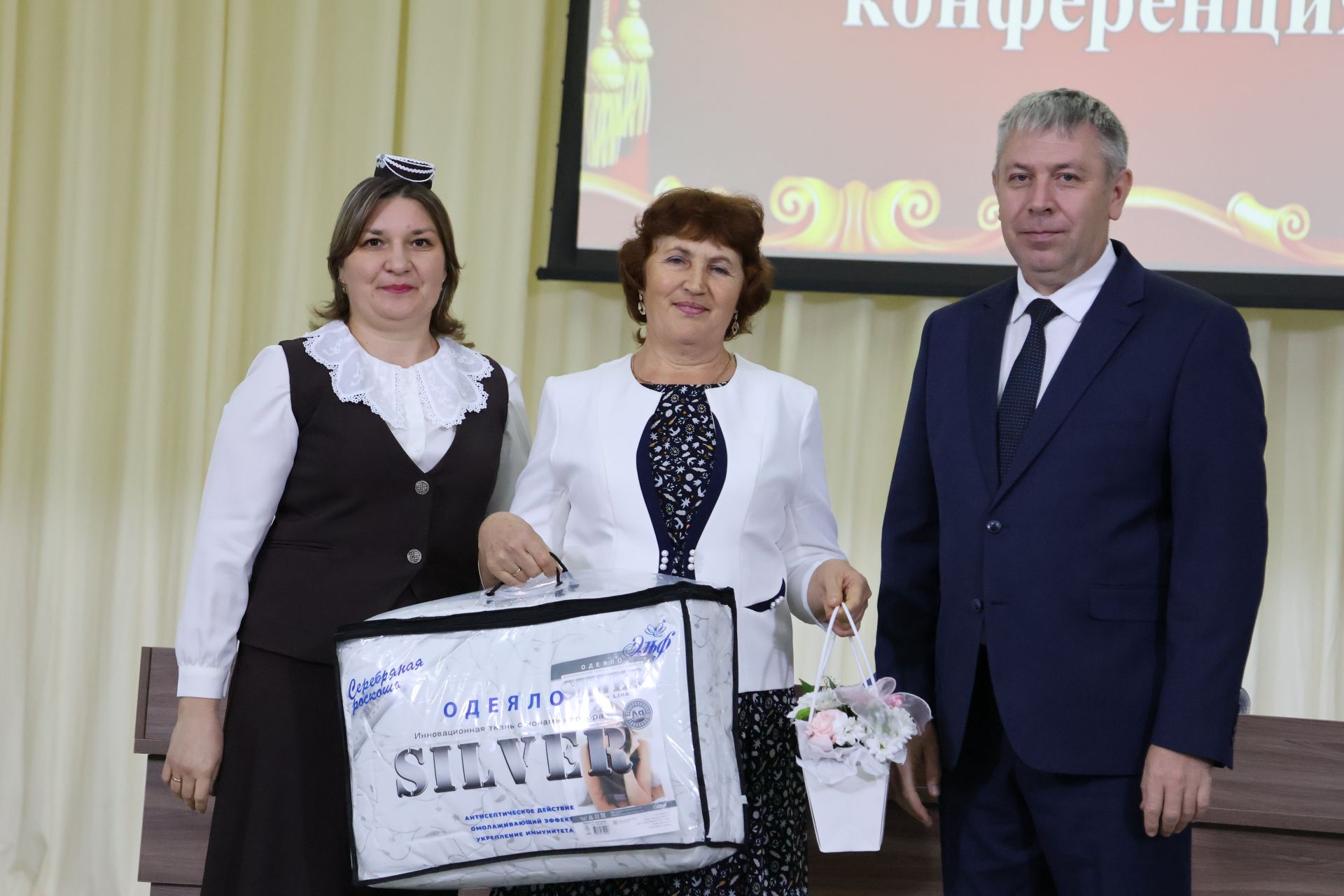 Яңа Әлемдә мәдәният хезмәткәрләре конференциясеннән фоторепортаж