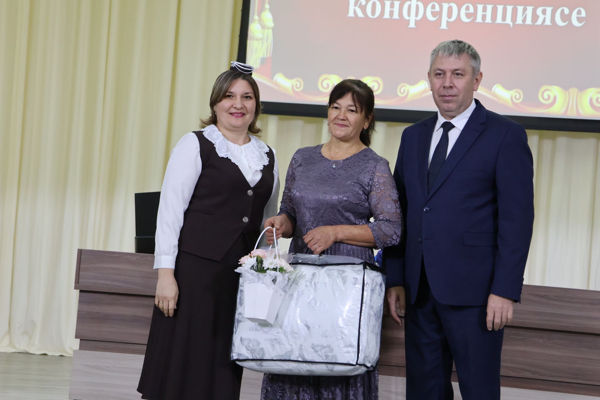 Яңа Әлемдә мәдәният хезмәткәрләре конференциясеннән фоторепортаж