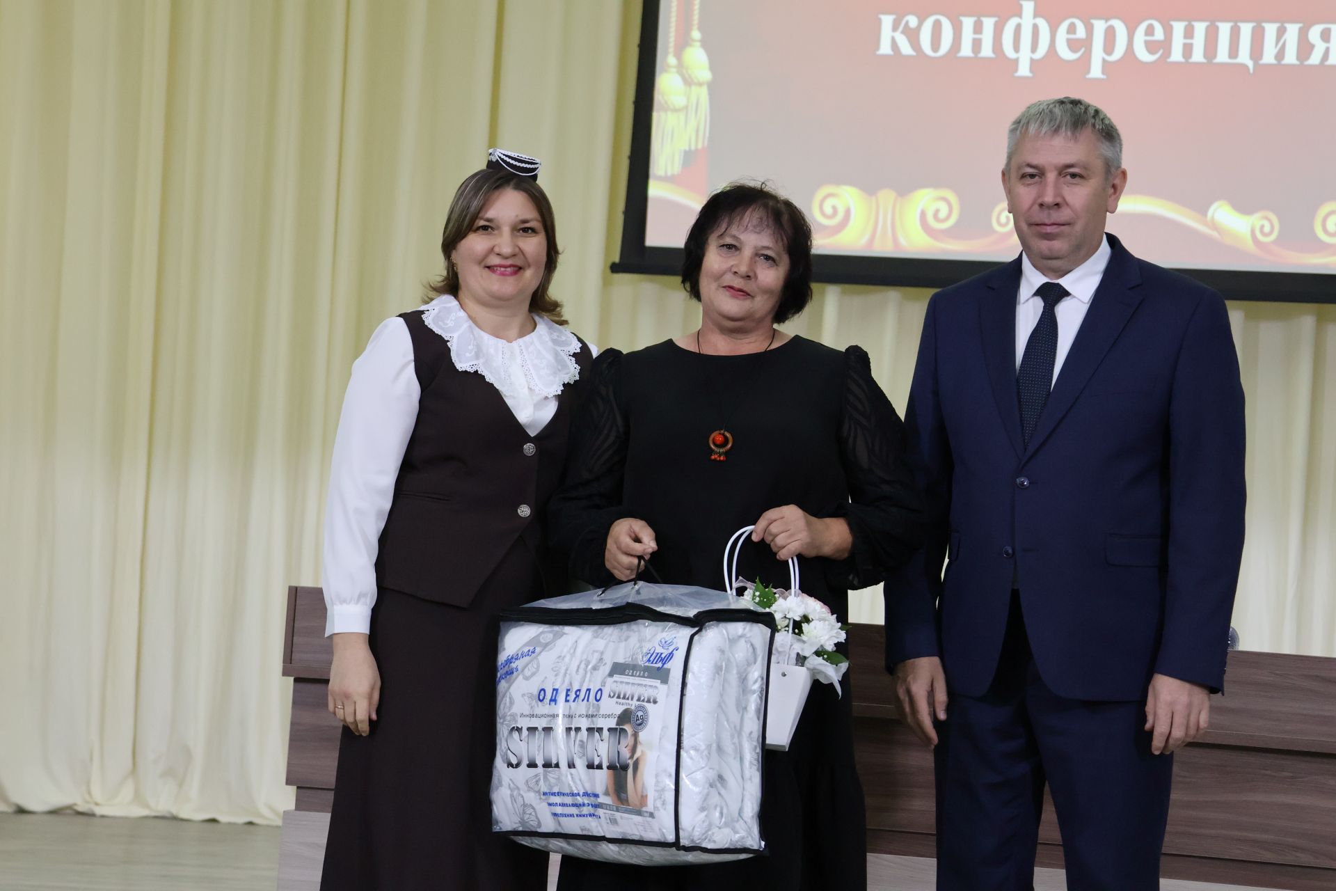 Яңа Әлемдә мәдәният хезмәткәрләре конференциясеннән фоторепортаж