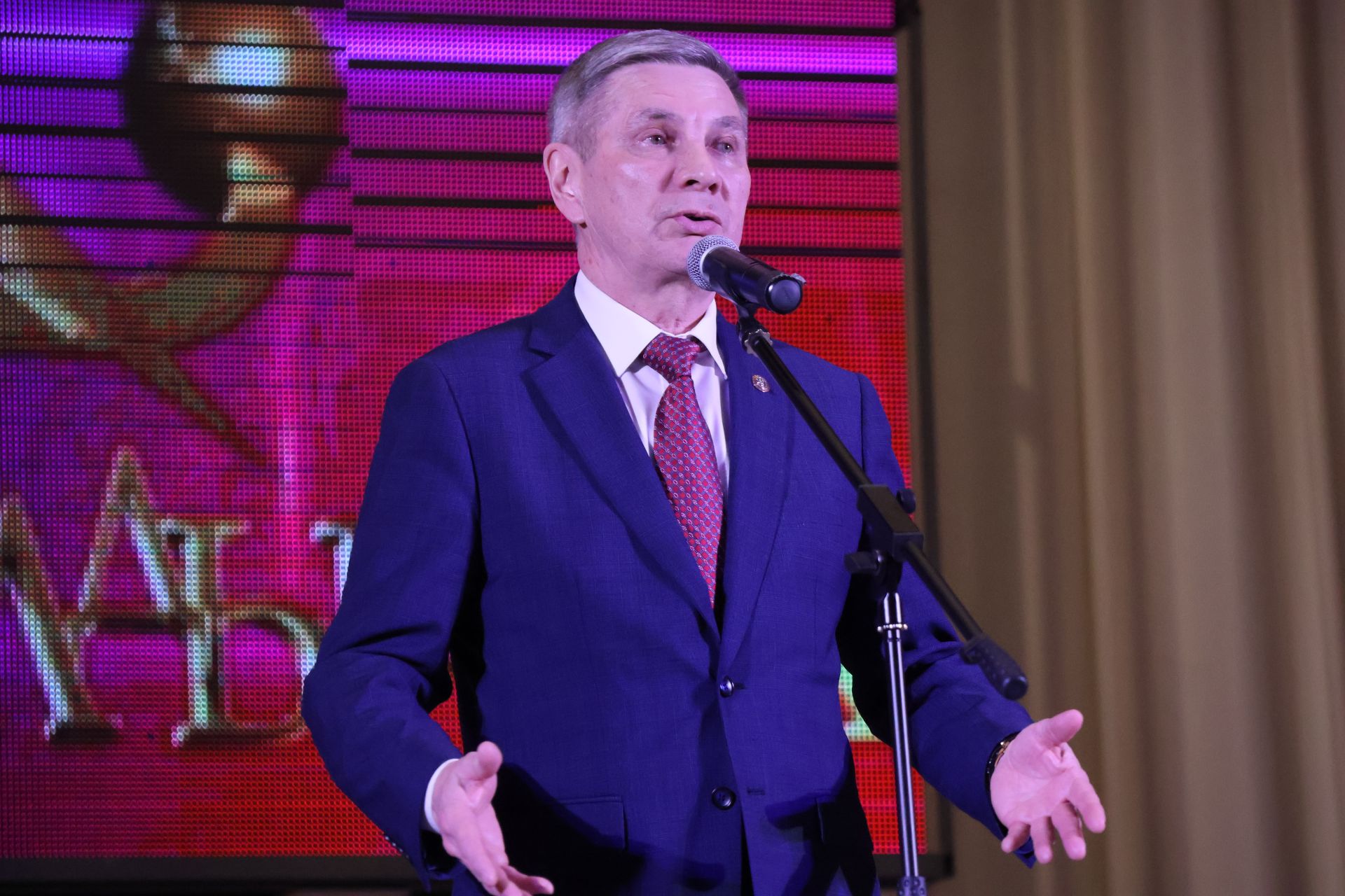 Актаныш күгендә яңа йолдызлар: "Йолдызлык-2026" эстрада фестивале Гала-концертыннан безнең репортаж
