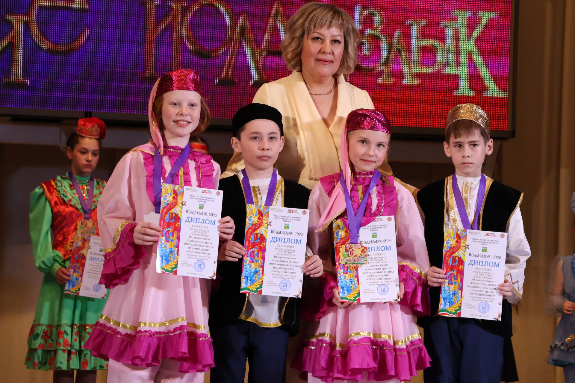 Актаныш күгендә яңа йолдызлар: "Йолдызлык-2026" эстрада фестивале Гала-концертыннан безнең репортаж