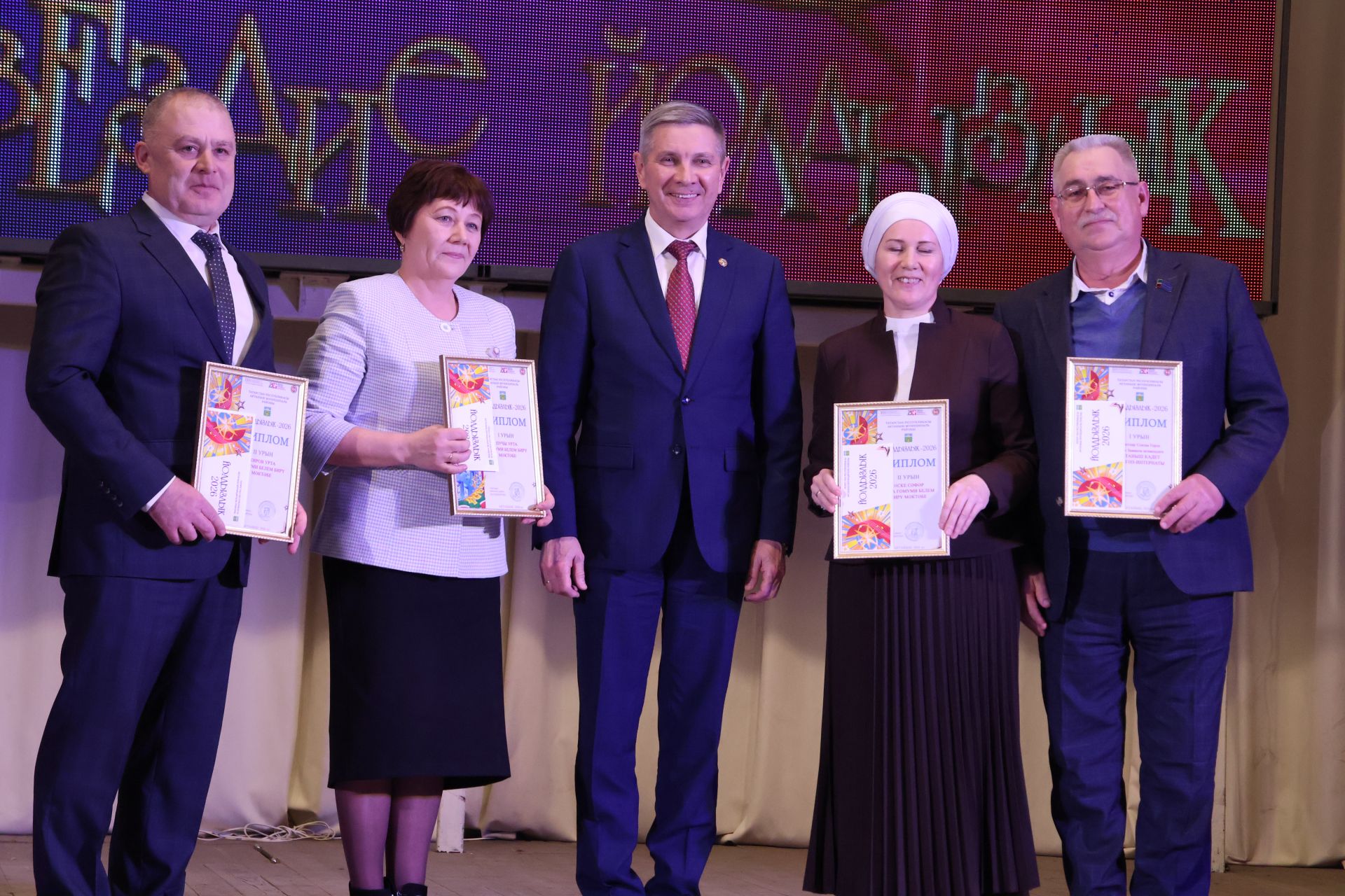 Актаныш күгендә яңа йолдызлар: "Йолдызлык-2026" эстрада фестивале Гала-концертыннан безнең репортаж