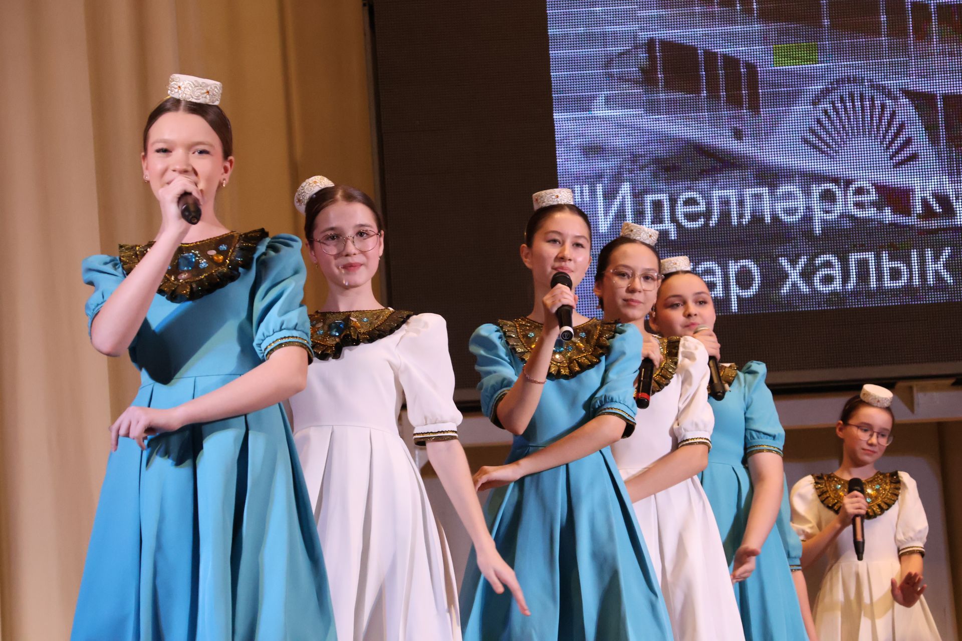 Актаныш күгендә яңа йолдызлар: "Йолдызлык-2026" эстрада фестивале Гала-концертыннан безнең репортаж