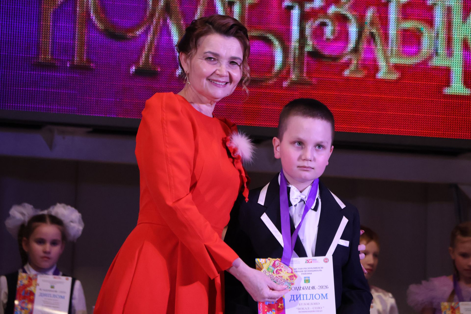 Актаныш күгендә яңа йолдызлар: "Йолдызлык-2026" эстрада фестивале Гала-концертыннан безнең репортаж