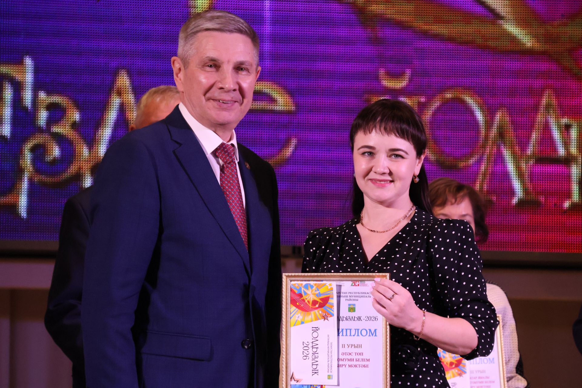 Актаныш күгендә яңа йолдызлар: "Йолдызлык-2026" эстрада фестивале Гала-концертыннан безнең репортаж