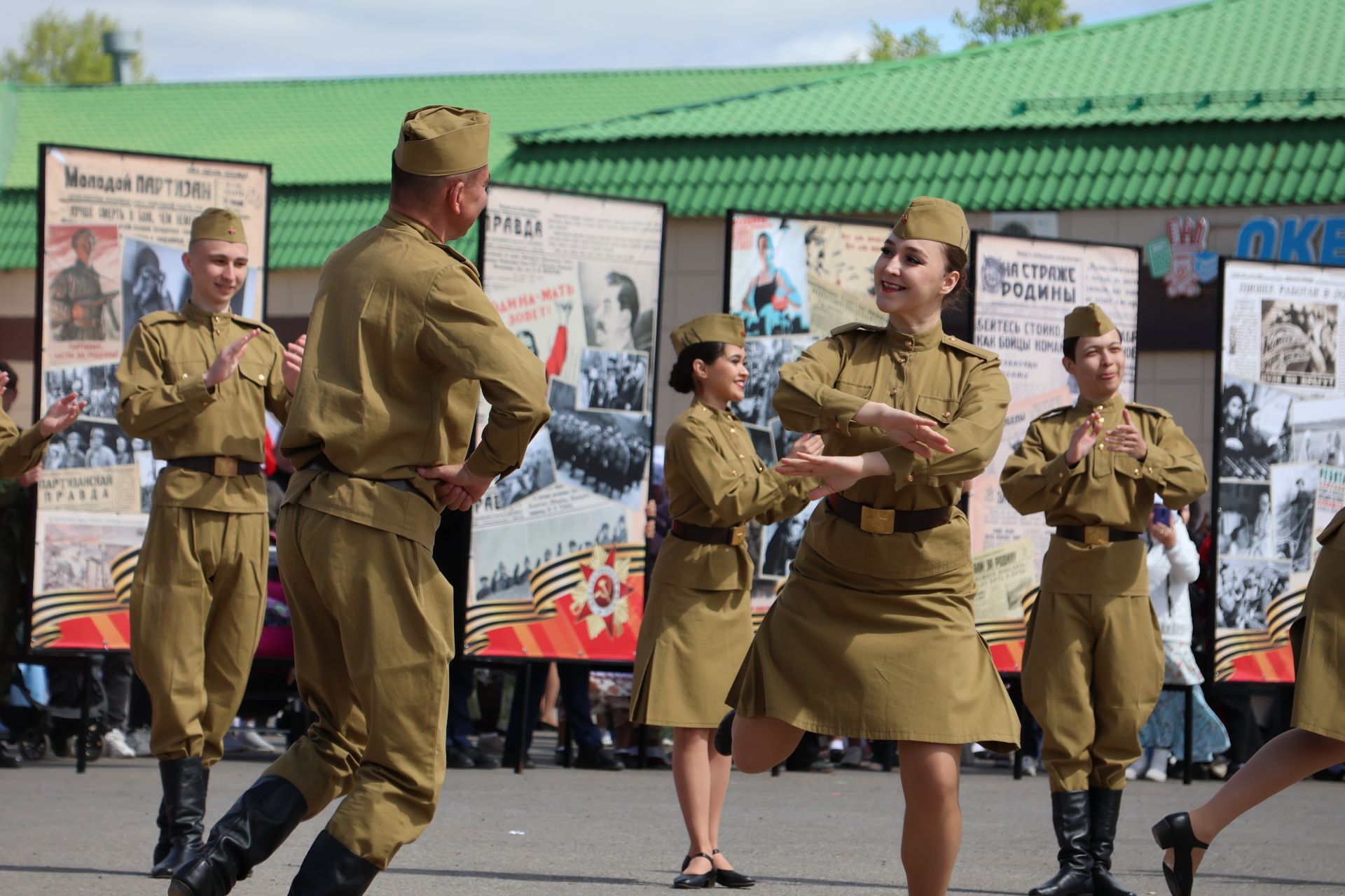 Актанышта Бөек Җиңү бәйрәменнән безнең фоторепортаж