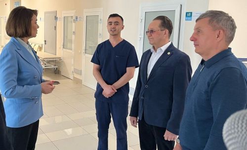 РФ Дәүләт Думасы депутаты Әлфия Когогина яшь табибларны Актанышта төпләнеп калырга өндәде