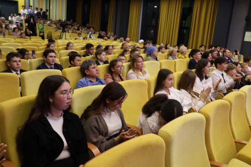 «Ак күгәрчен» хәйрия концертыннан кергән акчалар авыр яралыларга медикаментлар алу өчен тотылачак (фотолар, видео)