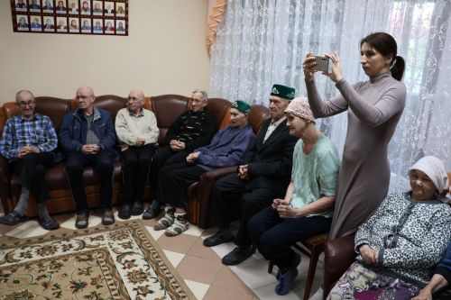 Изгелектән күңел тулышканда: Пучы картлар йортында тормыш ничек?