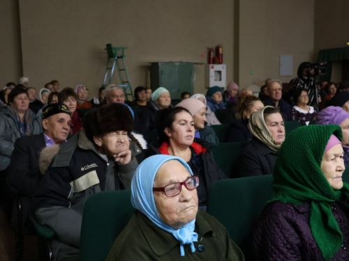 Кем булсаң да җирдә, туган туфрак башны идертерлек көчкә ия