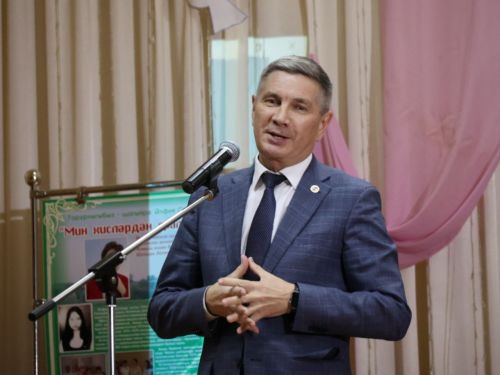 Кем булсаң да җирдә, туган туфрак башны идертерлек көчкә ия