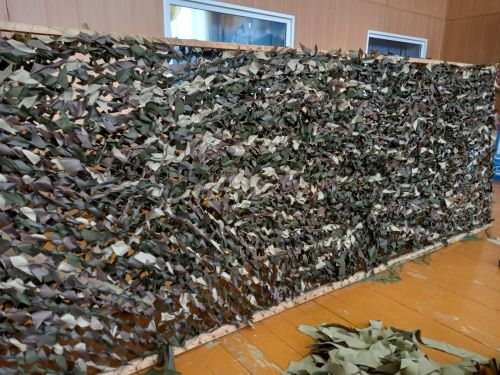 Киров авылы хатын-кызлары маскировка челтәрен хәзер көрән төстән үрәләр