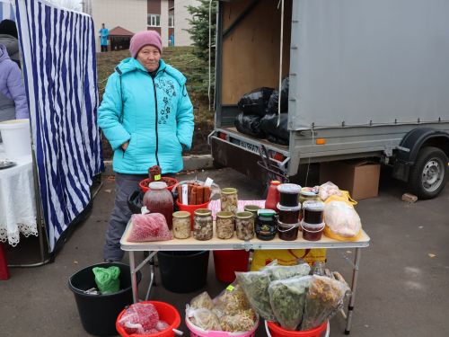 Ярминкәгә рәхим итегез: Актанышта Халыклар бердәмлеге көненә багышланган сәүдә бәйрәме уза