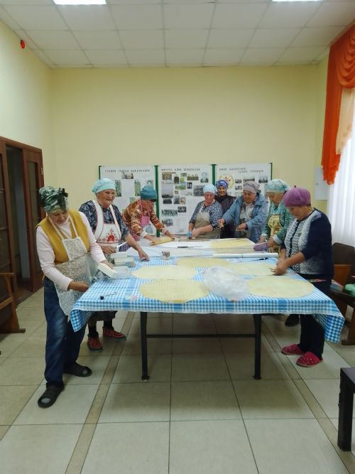 5 авылдашларын хәрби операциягә озаткан тыңламаслылар гуманитар ярдәмгә үз өлешләрен кертә